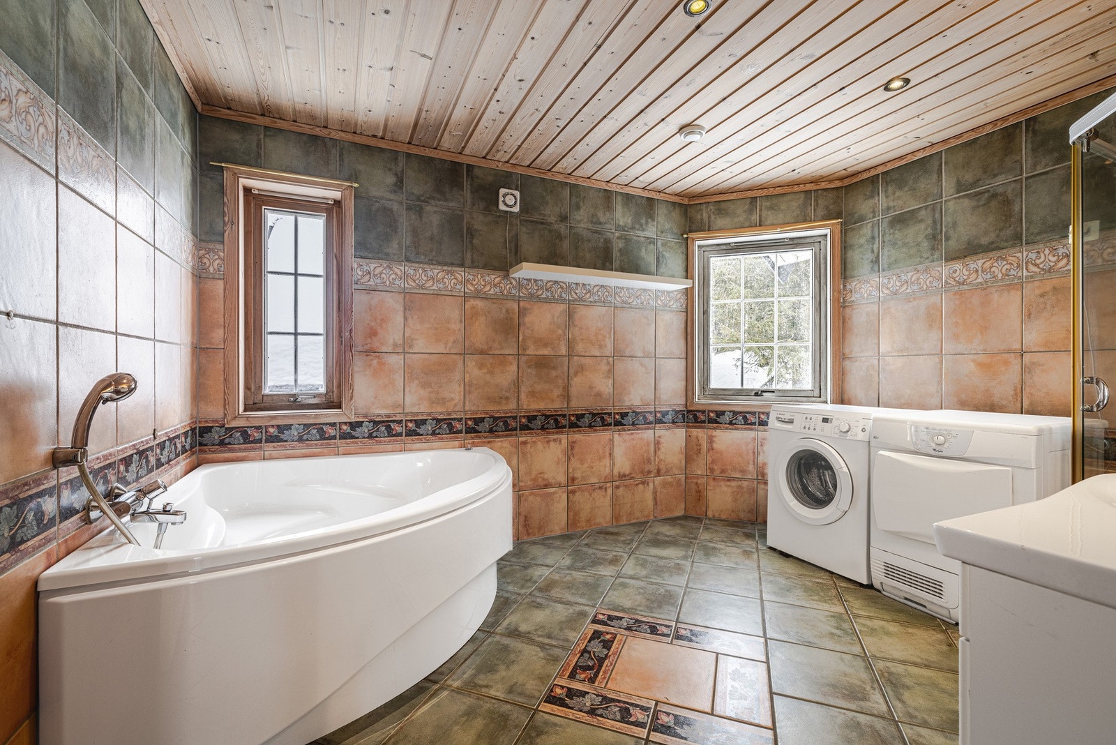 Baderom med boblekar Galleribilde