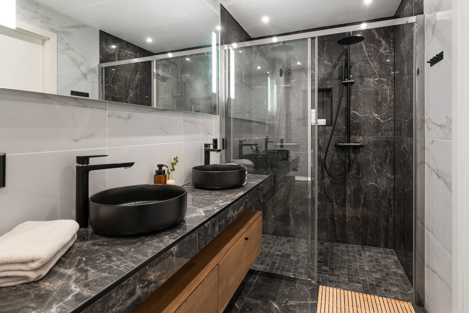 Servant innredningen er spesiallaget. Galleribilde