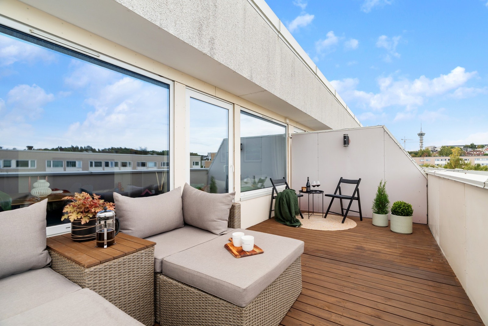 Balkongen er på 13 kvm. Galleribilde