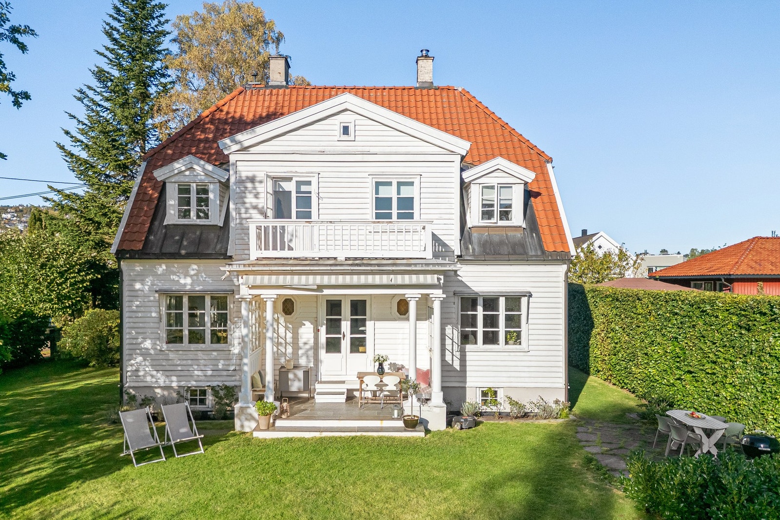 Attraktiv beliggenhet ved idylliske Holmendammen. Galleribilde