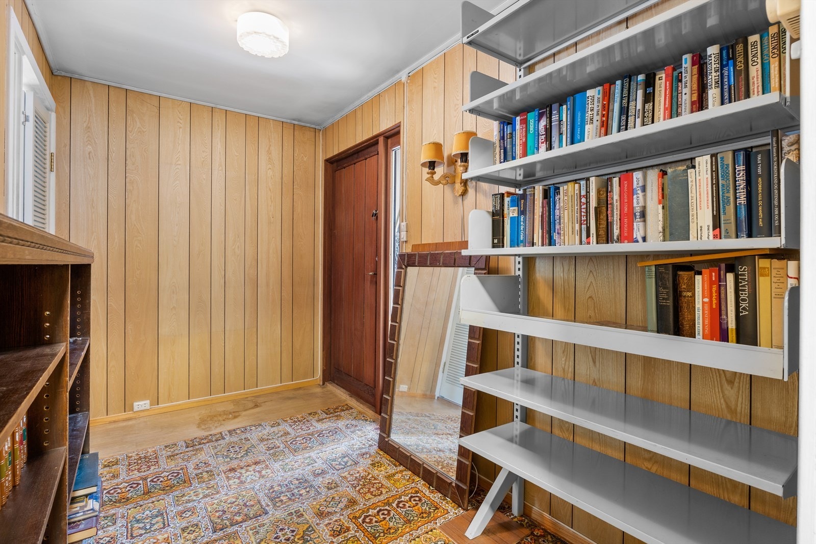 Gang i første etasje med utvendig adkomst. Galleribilde