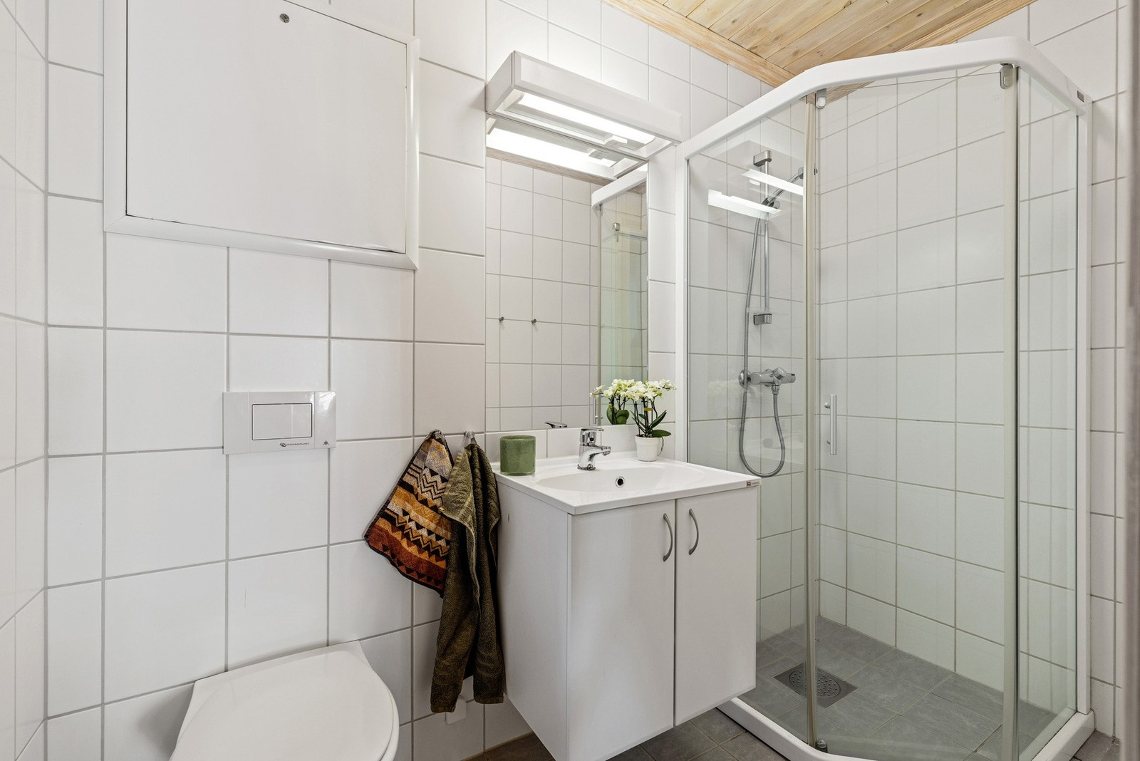 Bad nr. 2 med dusj & WC. Galleribilde