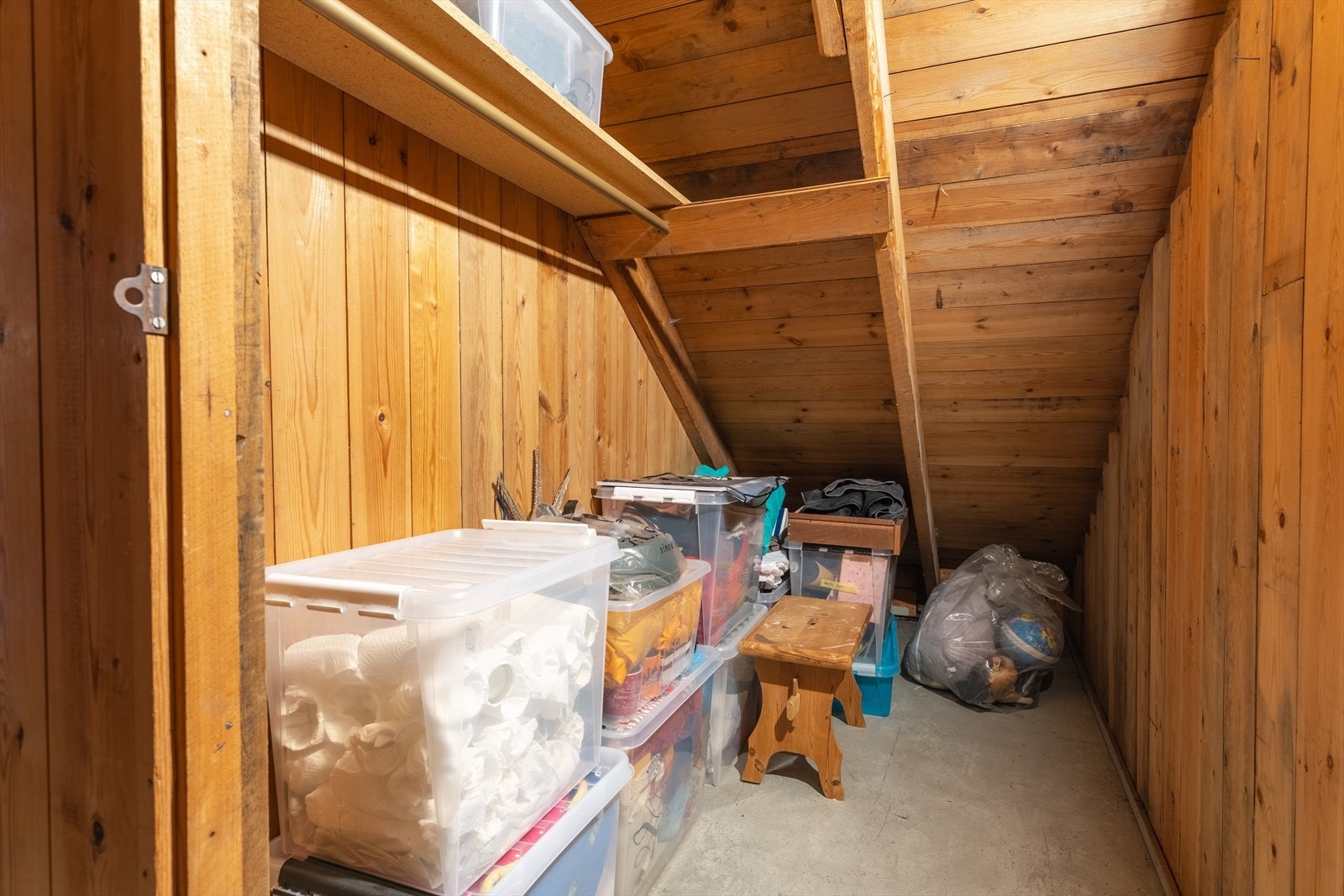 Det følger med en loftsbod på ca. 3 m². Galleribilde