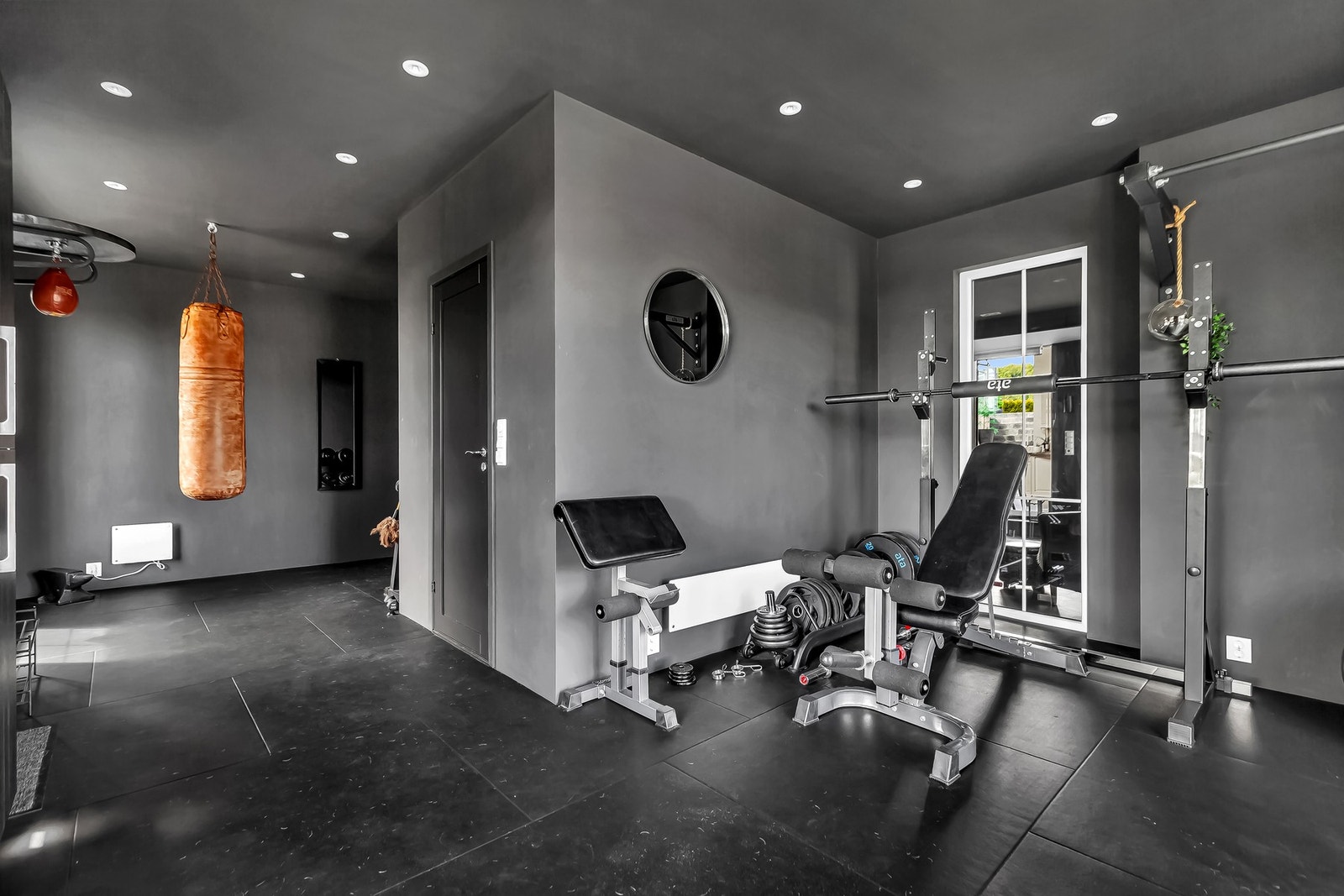 Deler av tilbygget er innredet som treningsrom. Galleribilde