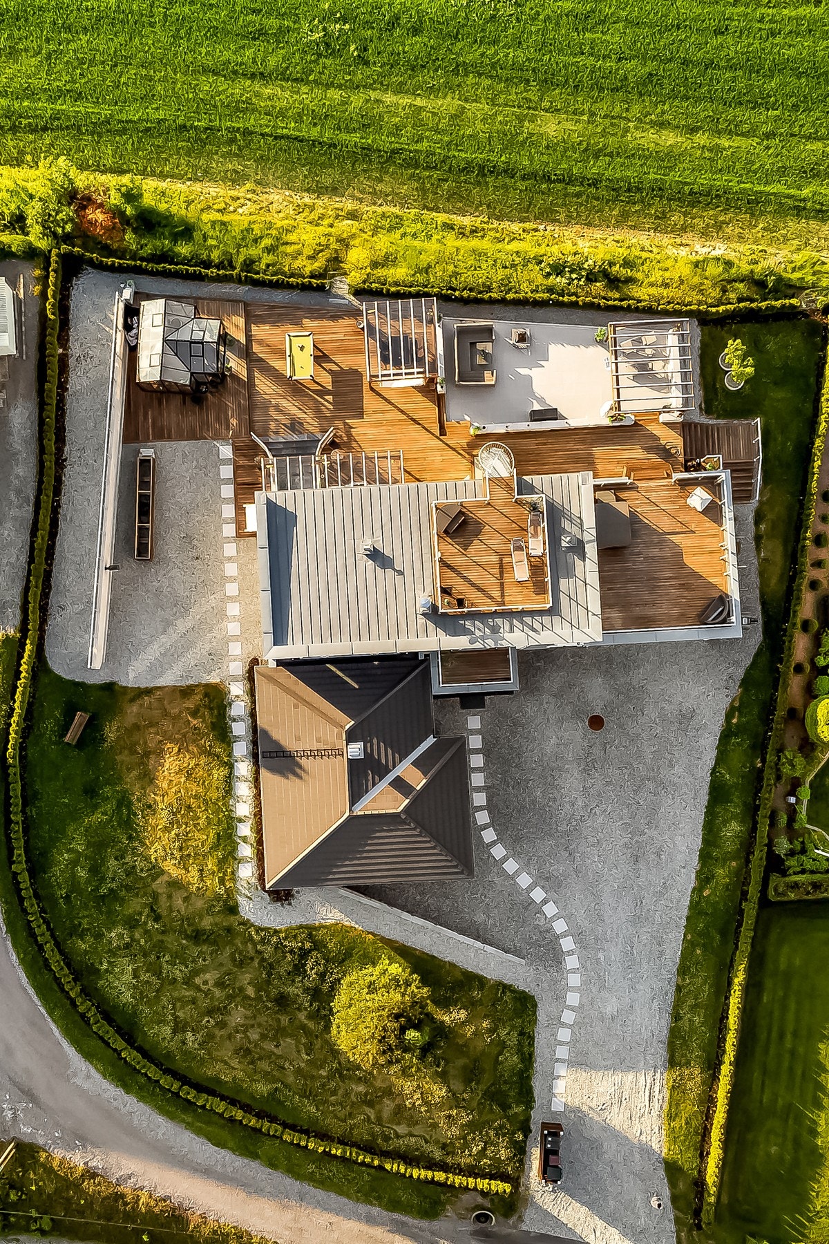 Vi har spart noe av det kuleste ved boligen til slutt, utearealene. Galleribilde