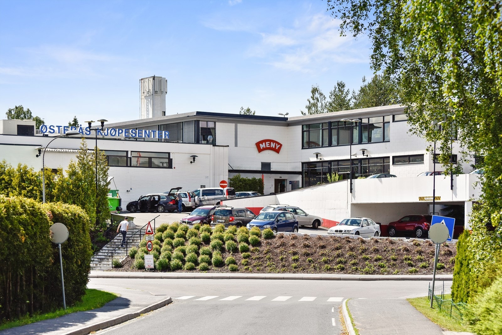 Hverdagsliv og handel på Østerås Senter. Galleribilde