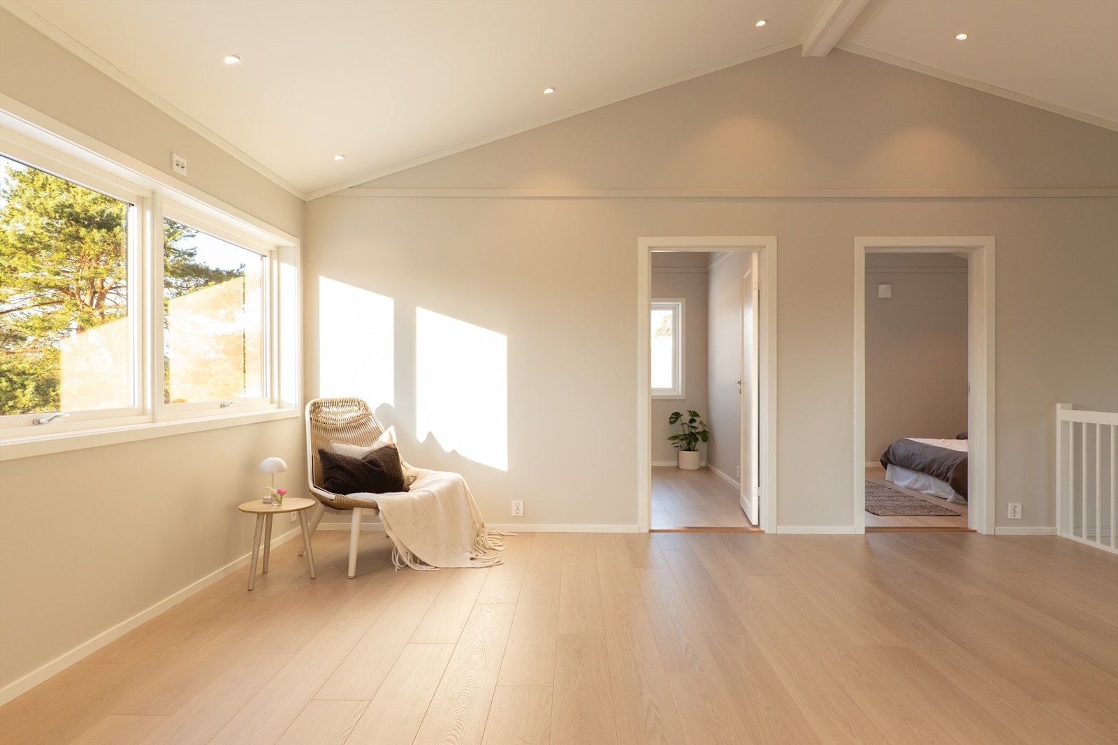 Boligens tre soverom er samlet på én flate i andre etasje. Galleribilde