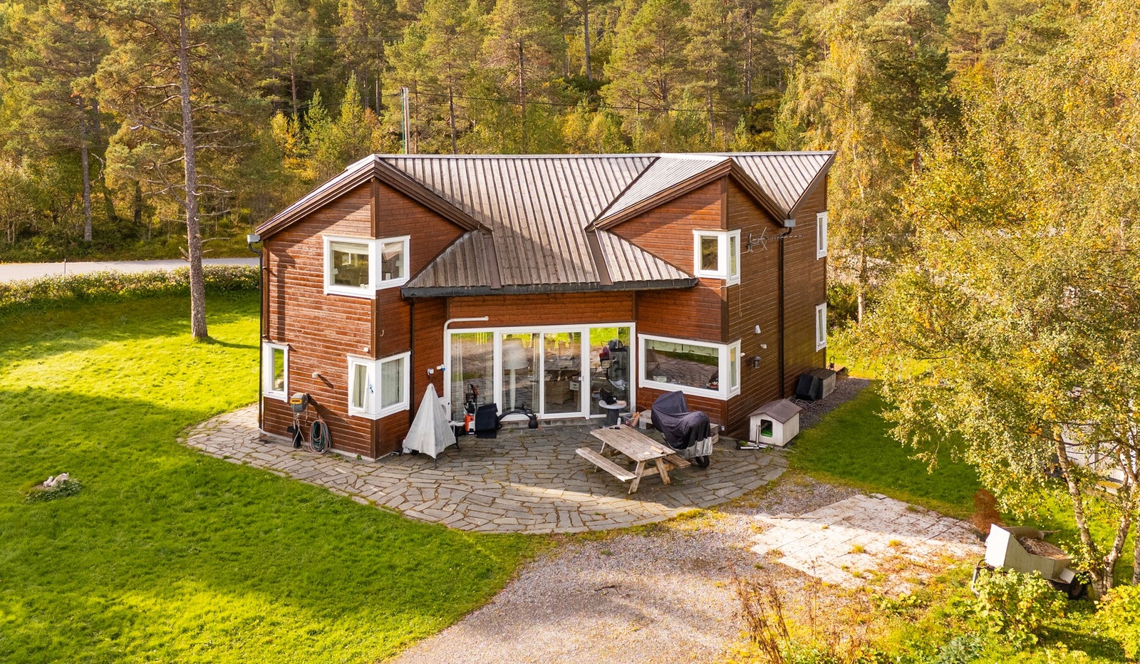 Arkitekttegnet fritidsbolig med særpreg. Galleribilde
