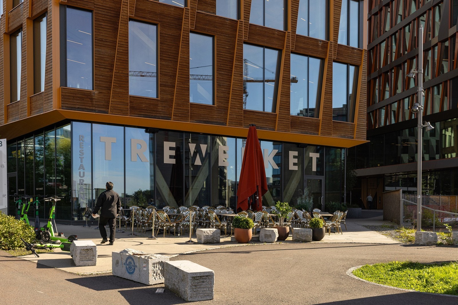 Hverdagslogistikken er enkel med kort vei til butikker, kafeer og servicetilbud. Galleribilde