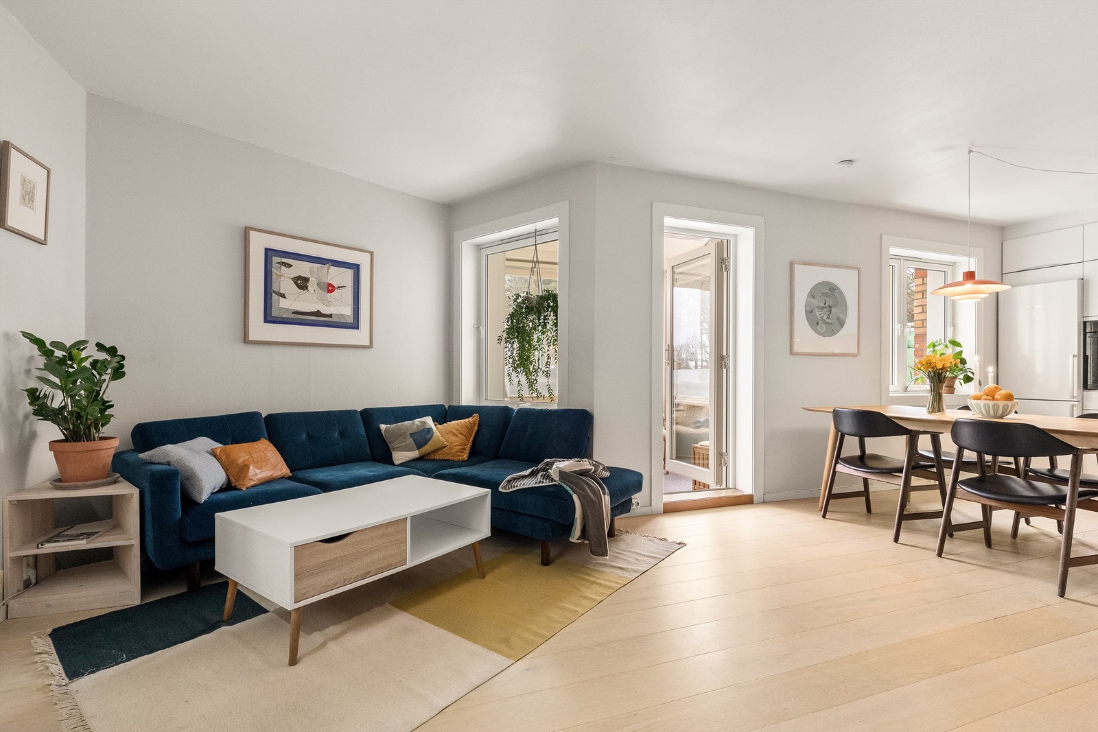 Charlotte Lunde v/Krogsveen har gleden av å presentere en flott og attraktiv 3-romsleilighet i en høy 1. etasje. Foto: Fotostallen v/ Lars-Petter Skillestad Galleribilde