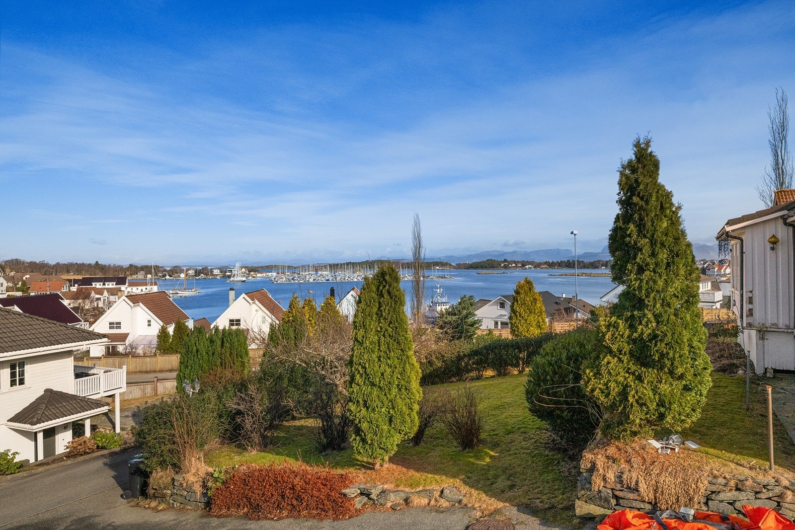 Utsikt mot Lundsvågen Galleribilde