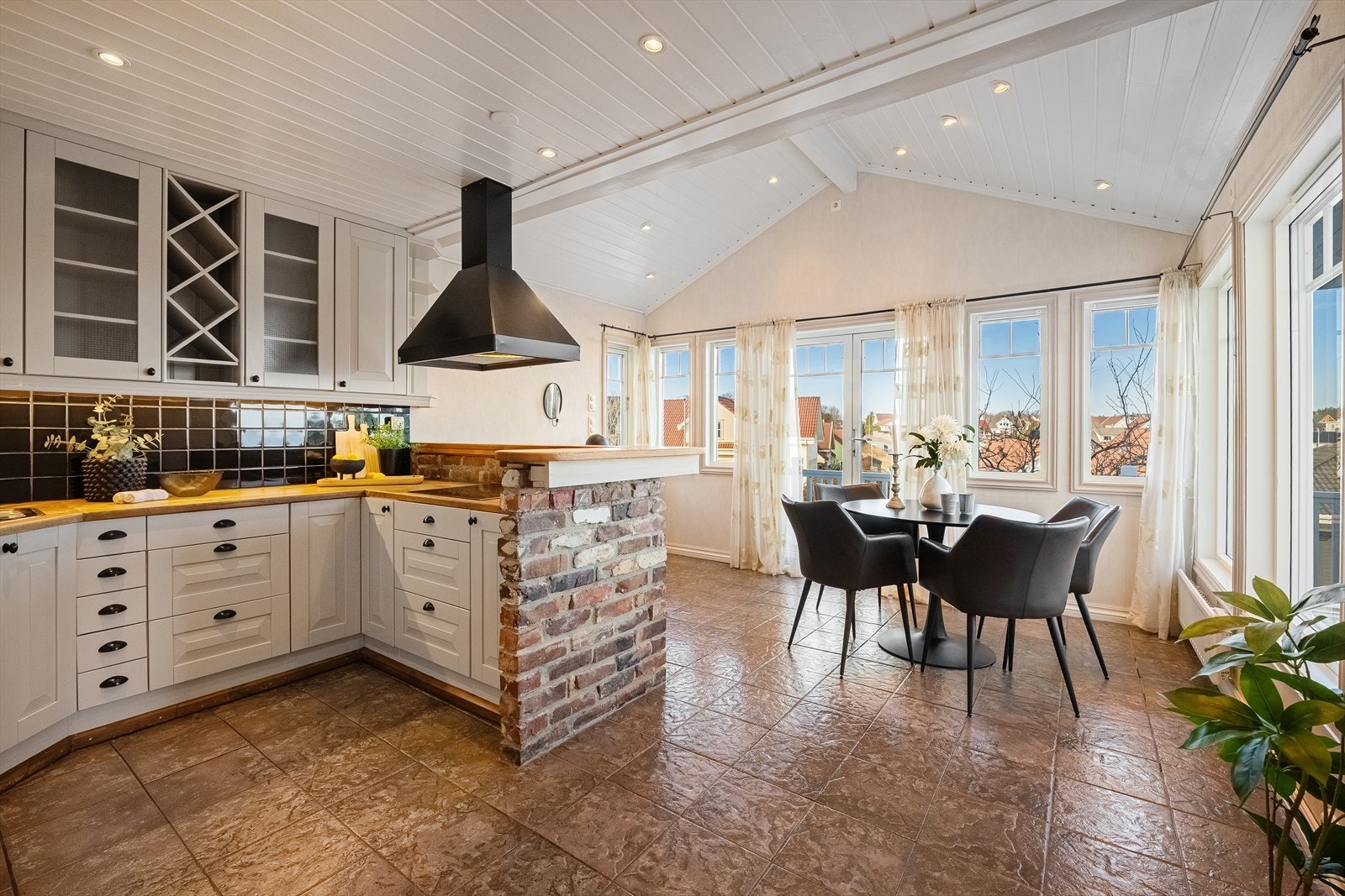 Utbygget kjøkken/allrom Galleribilde