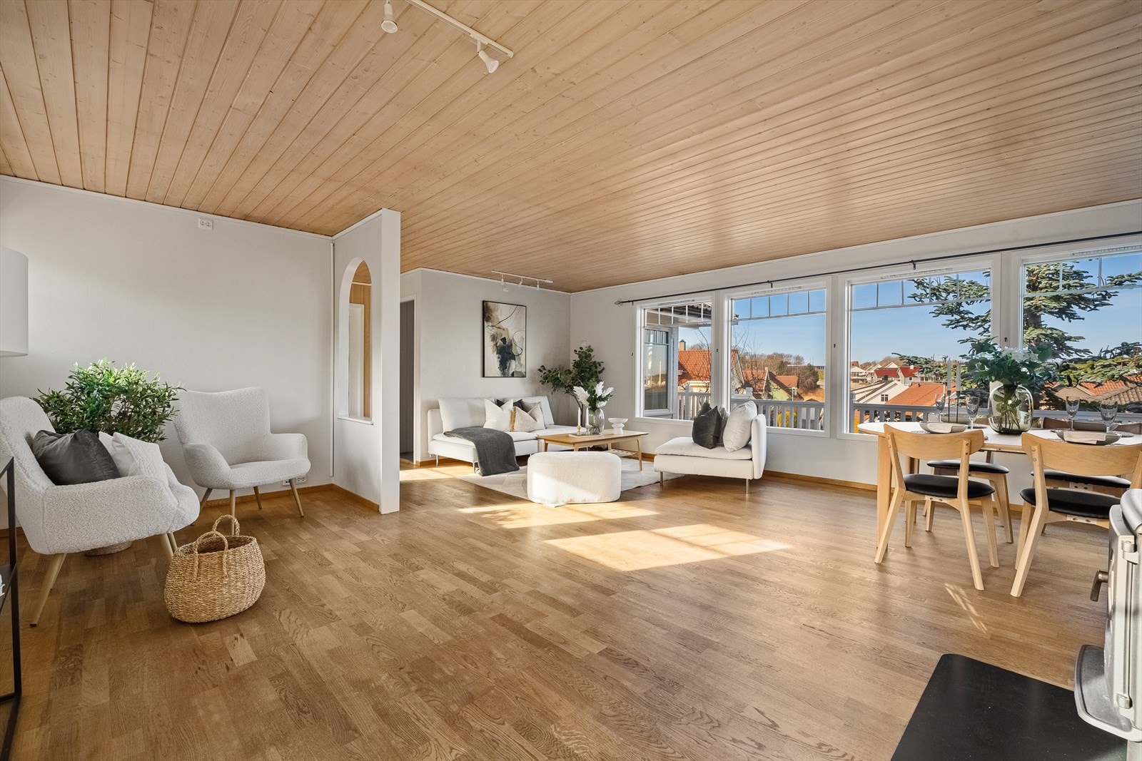 Stor, lys og åpen stue Galleribilde