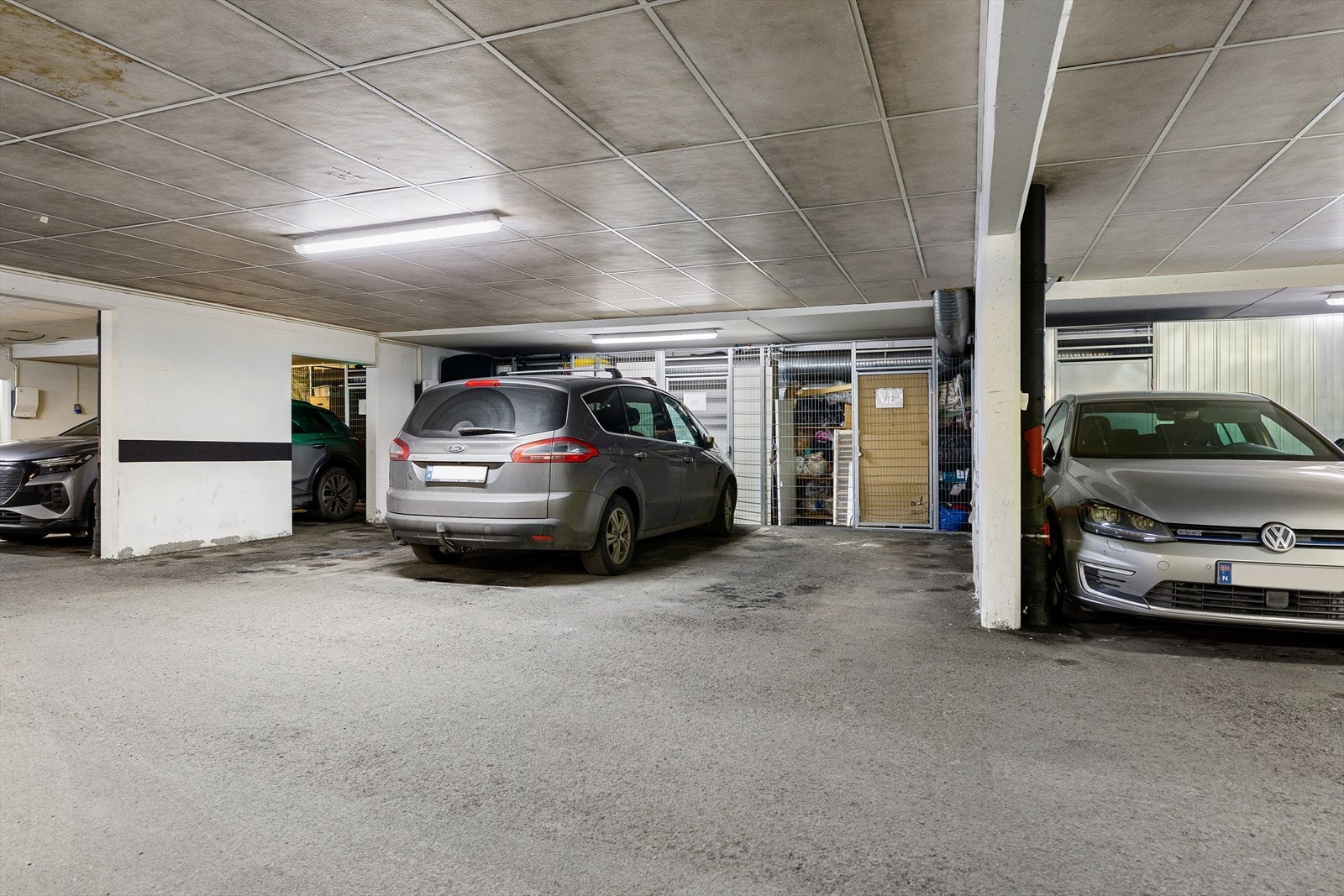 Med leiligheten følger garasjeplass i eget garasjesameie. Galleribilde