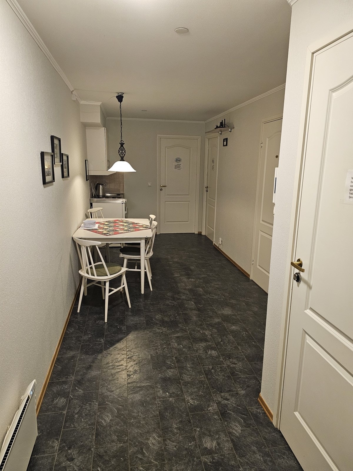 Borettslaget har gjesteleilighet med flere soveplasser som kan leies av beboere til venner og familie. Galleribilde