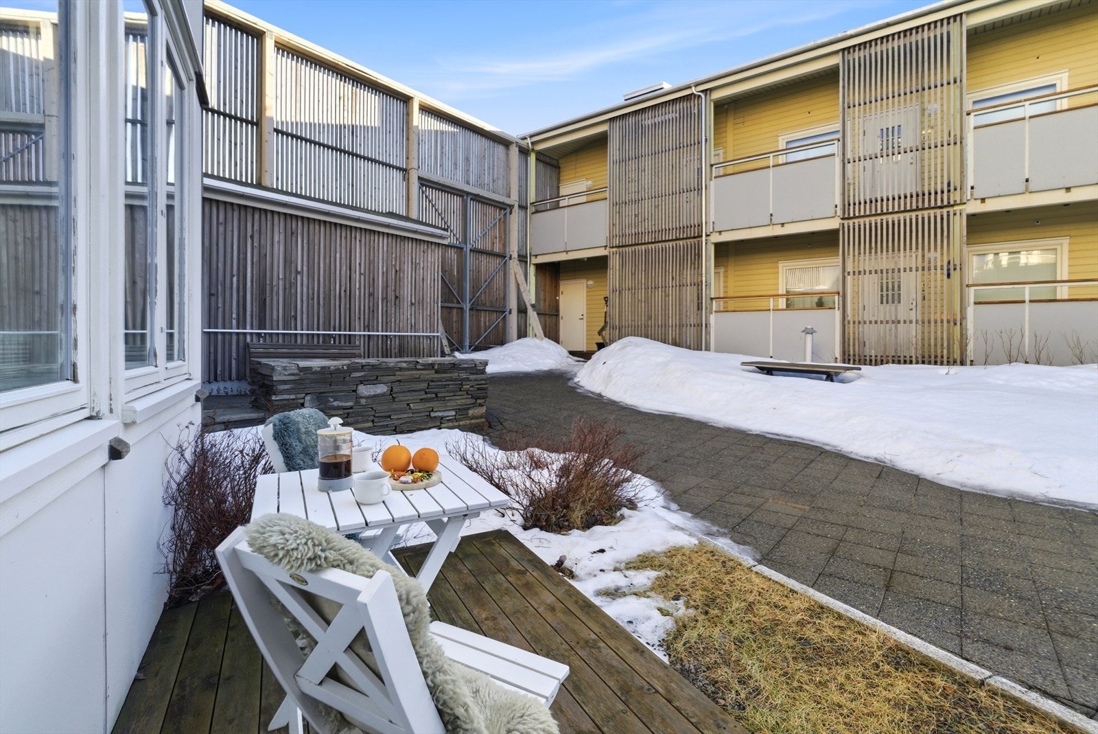 Flott platting fra balkong. Galleribilde