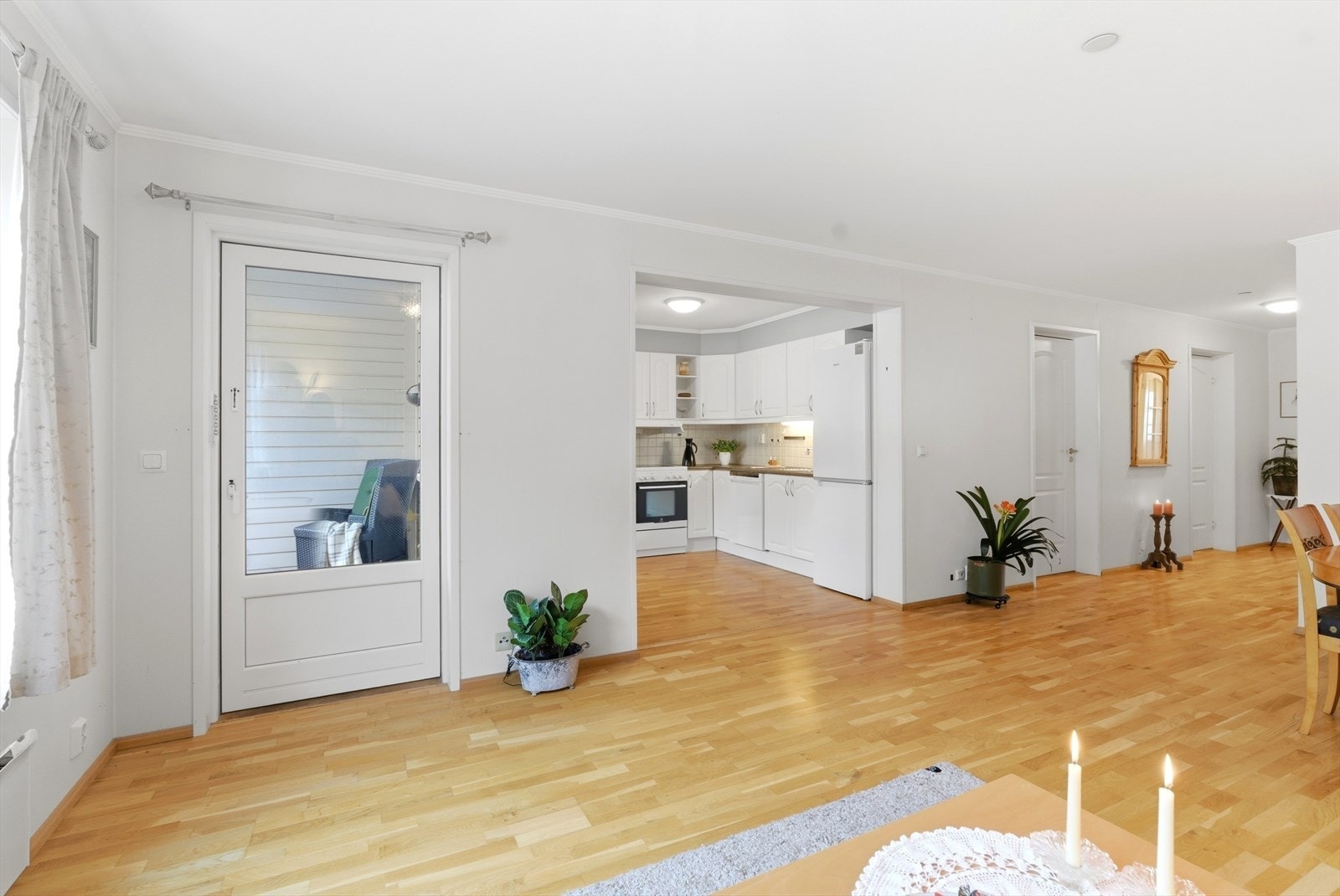 Utgang til balkong. Galleribilde