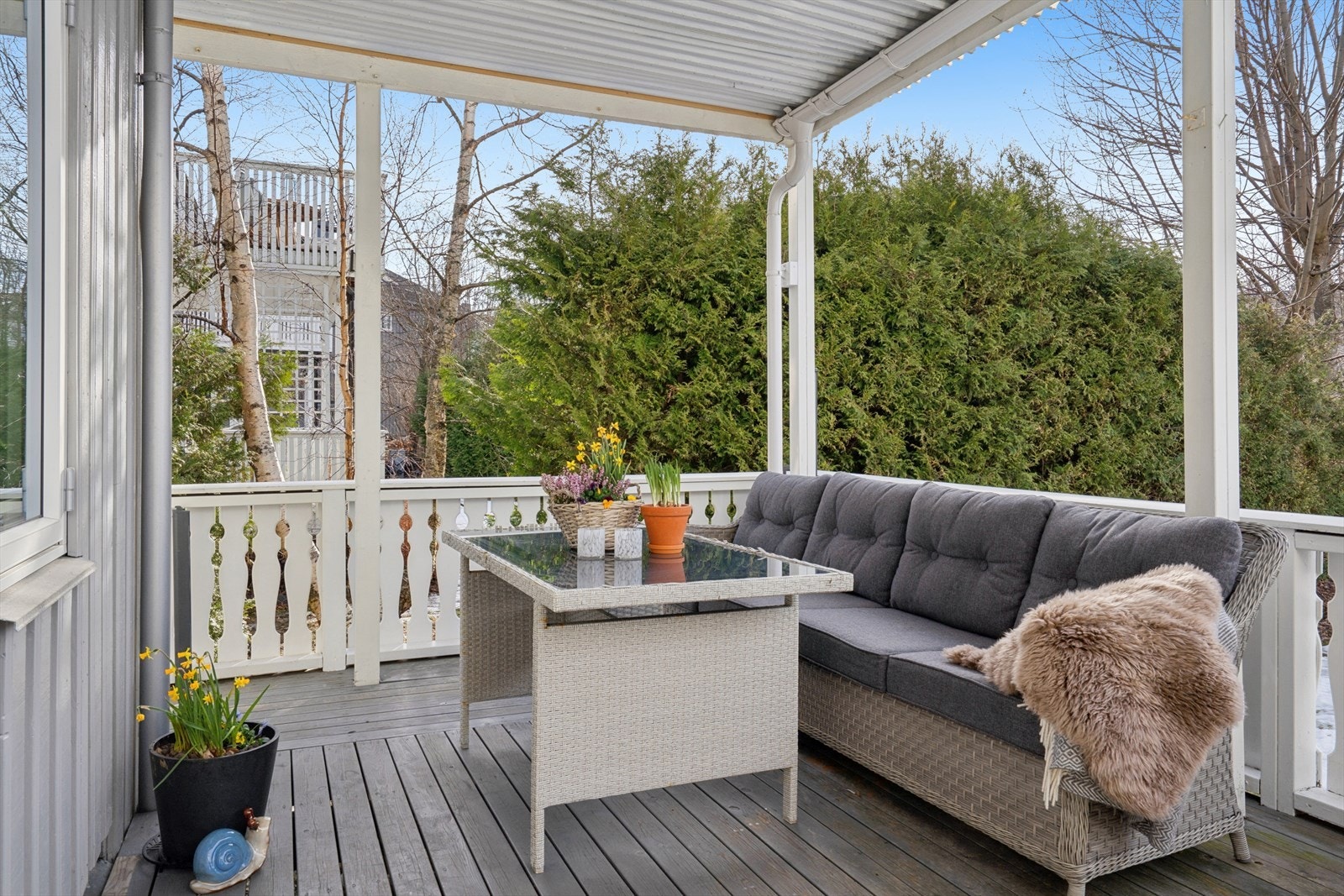 Den private verandaen er oppmålt til hele 16,5 kvm og har rikelig med plass til både utemøblering og grill. Galleribilde