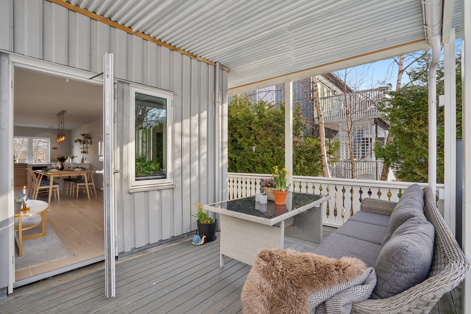 Uteområdet er overbygd og derfor godt tilpasset det trønderske klima. Galleribilde