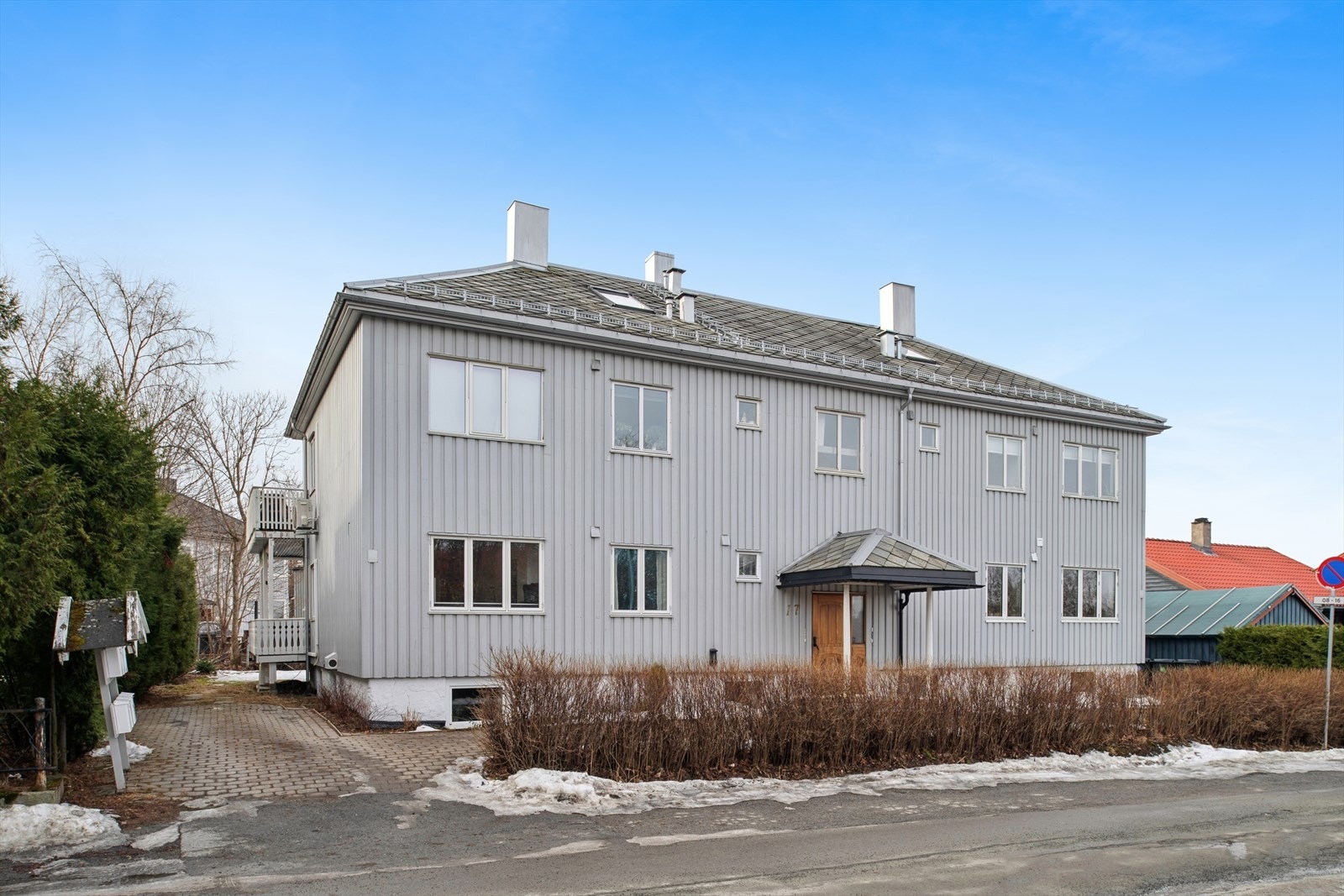 Boligen ligger ved DMMH og har gangavstand til både skoler, barnehager, Sirkus Shopping og kollektivt knutepunkt for buss Galleribilde