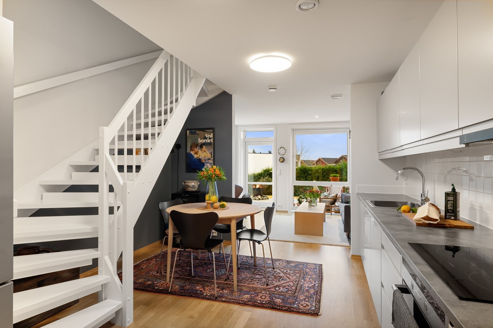 Samtidig som man har god benkeplass til å lage mat på. Galleribilde