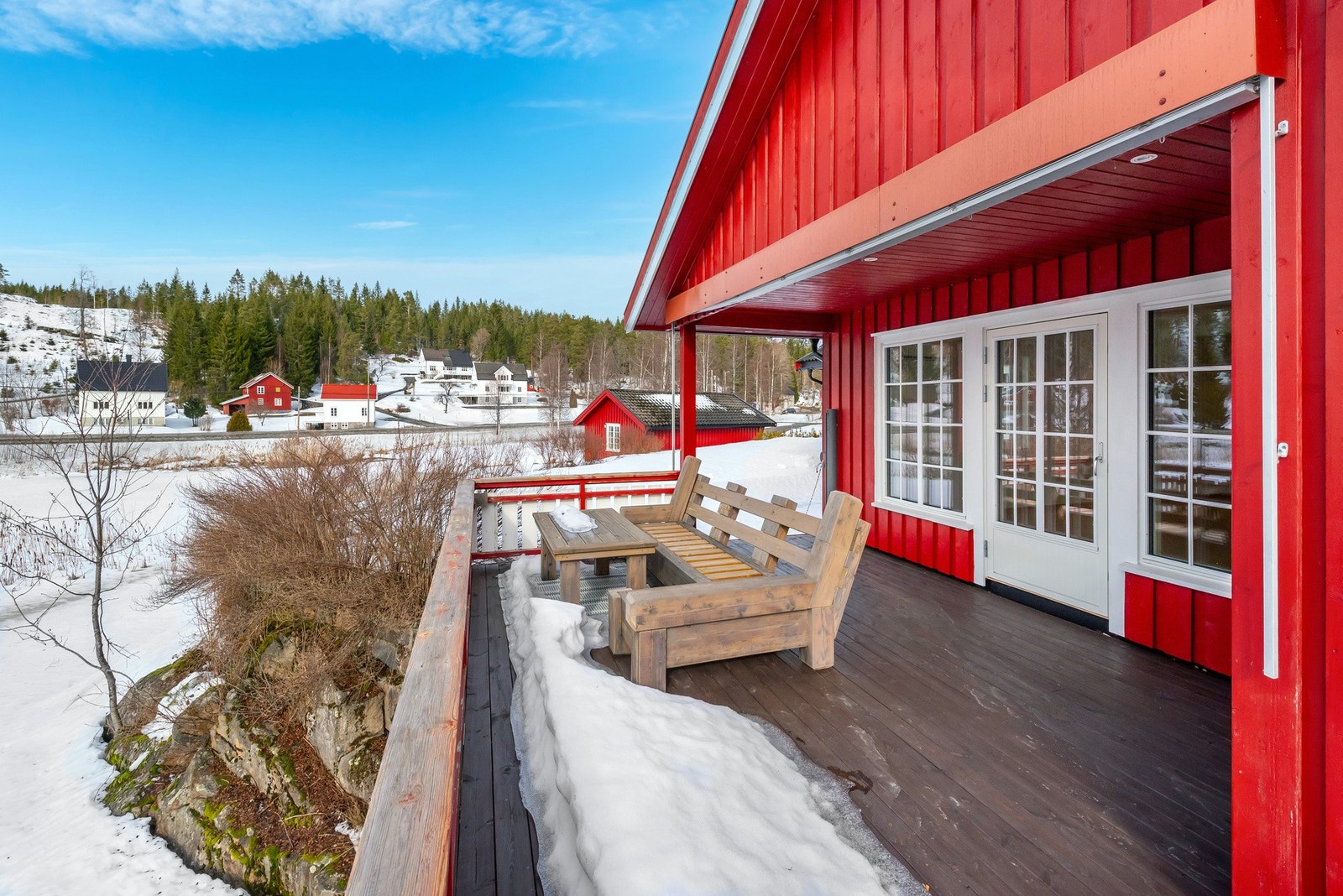 Uteområdene er svært solrike med sol fra morgen til kveld. Galleribilde