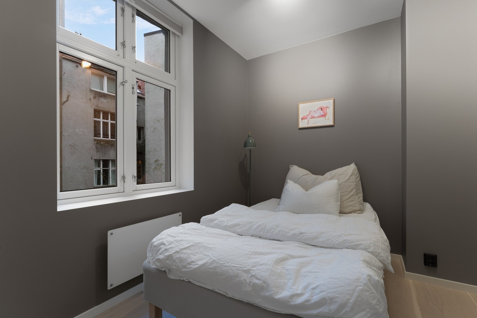 I 1. etasjen ligger det et soverom av god størrelse. Galleribilde