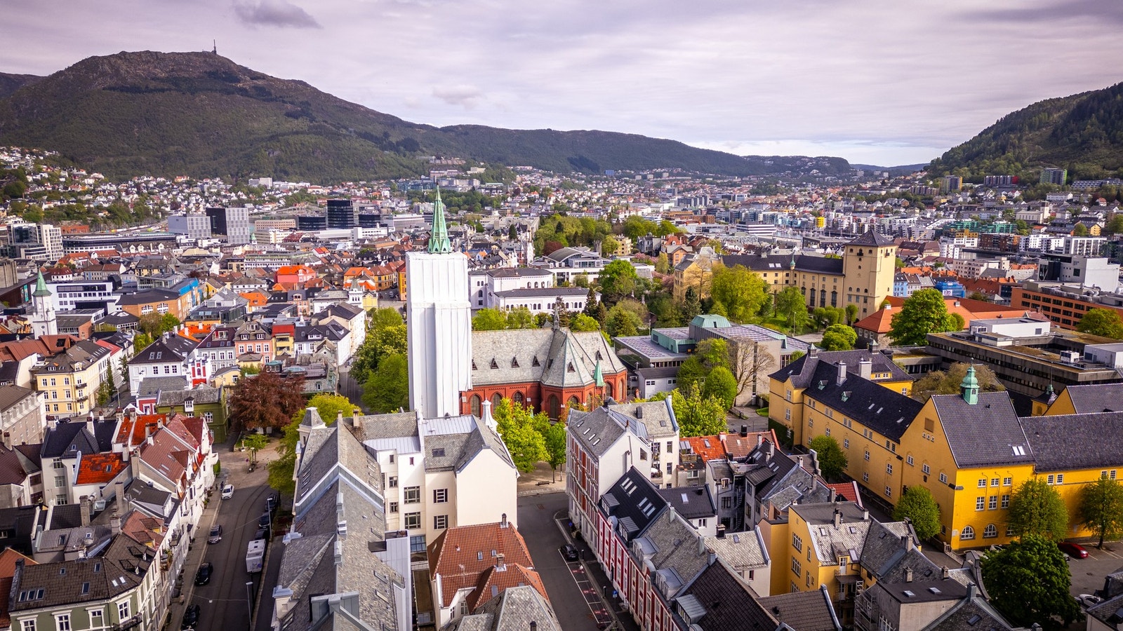 Boligen ligger bare 5 minutter fra den blå steinen. Galleribilde