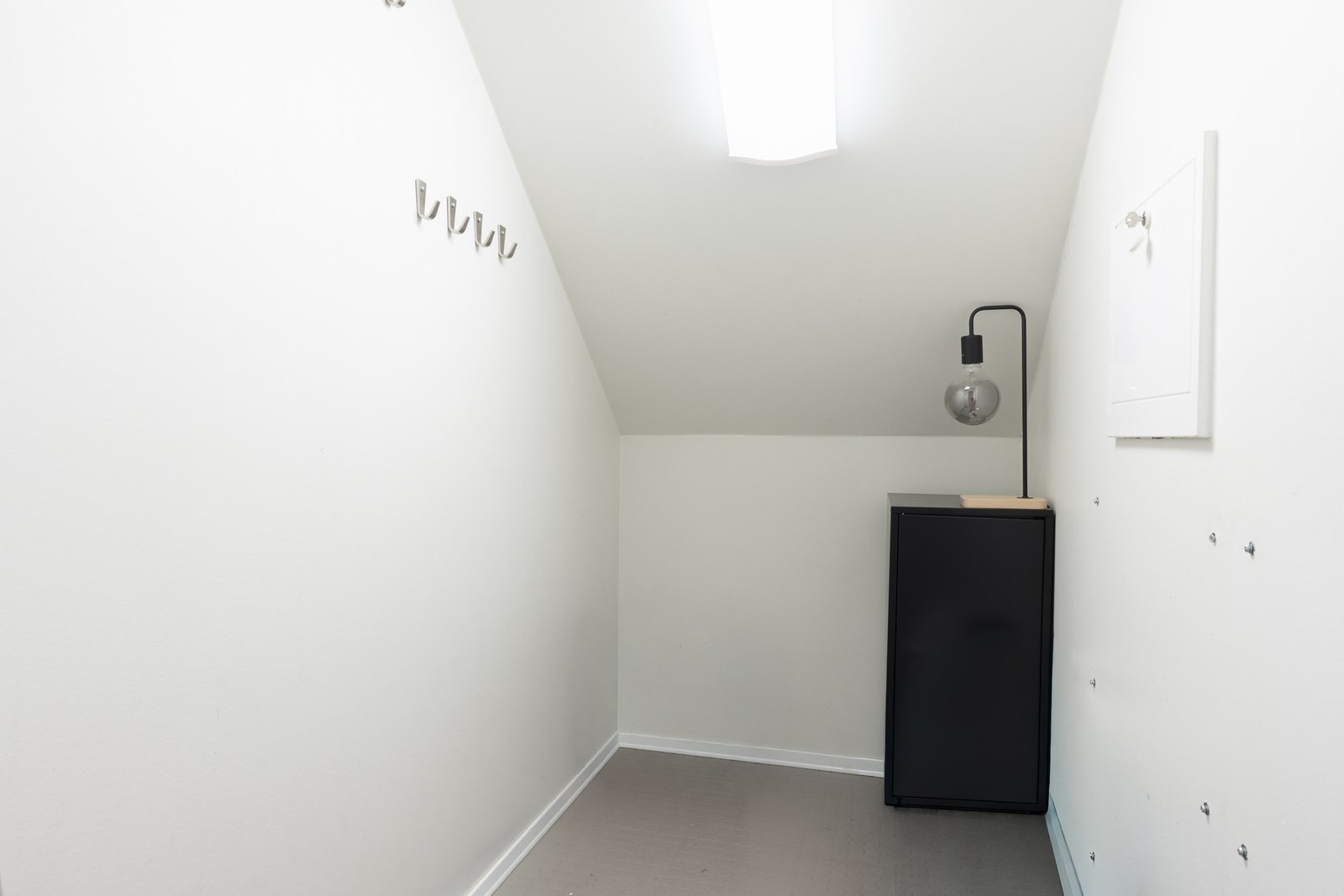 Ved entréen har du også en innvendig bod for ekstra oppbevaring. Galleribilde