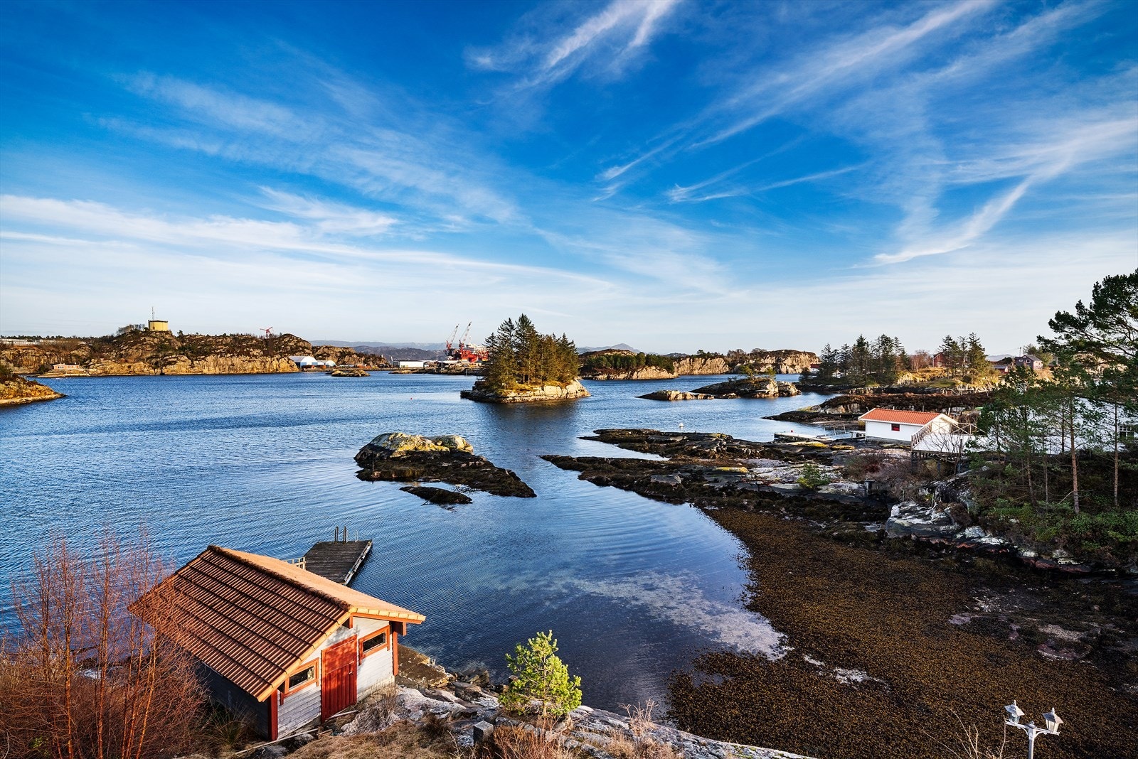 Den private strandlinjen gir en helt egen atmosfære og ekte feriefølelse. Galleribilde