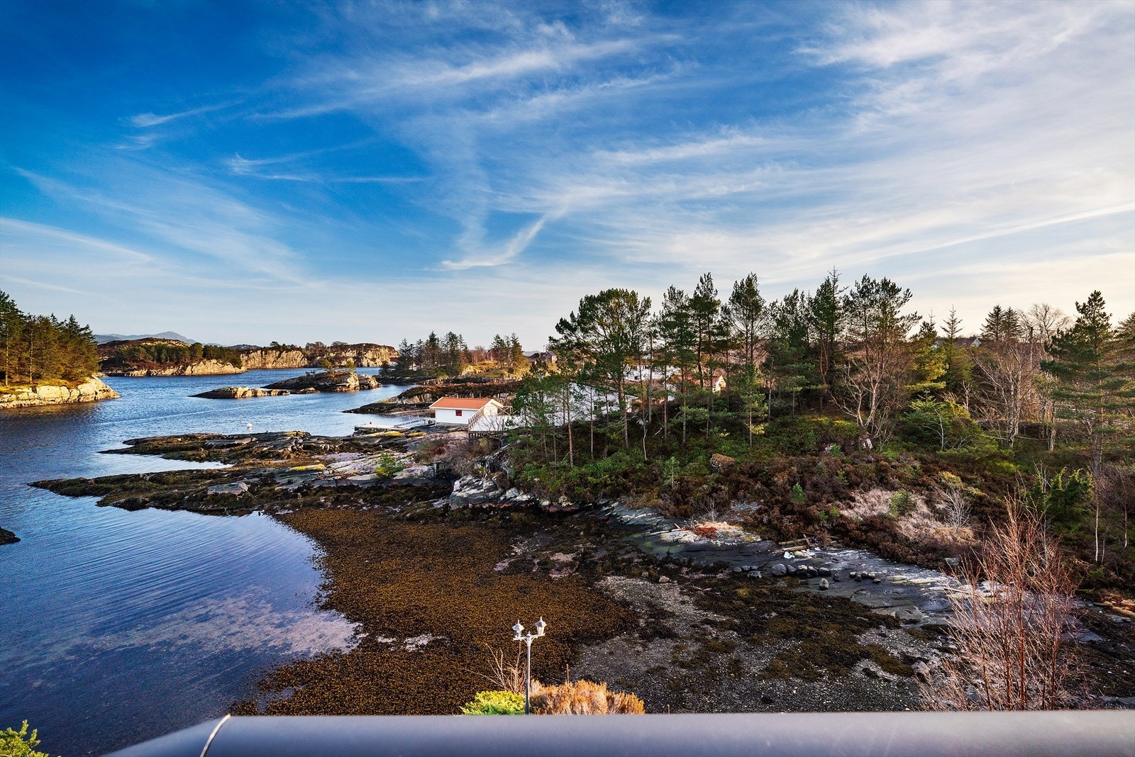 Området er rolig og naturnært, med vakre omgivelser som inviterer til rekreasjon. Galleribilde