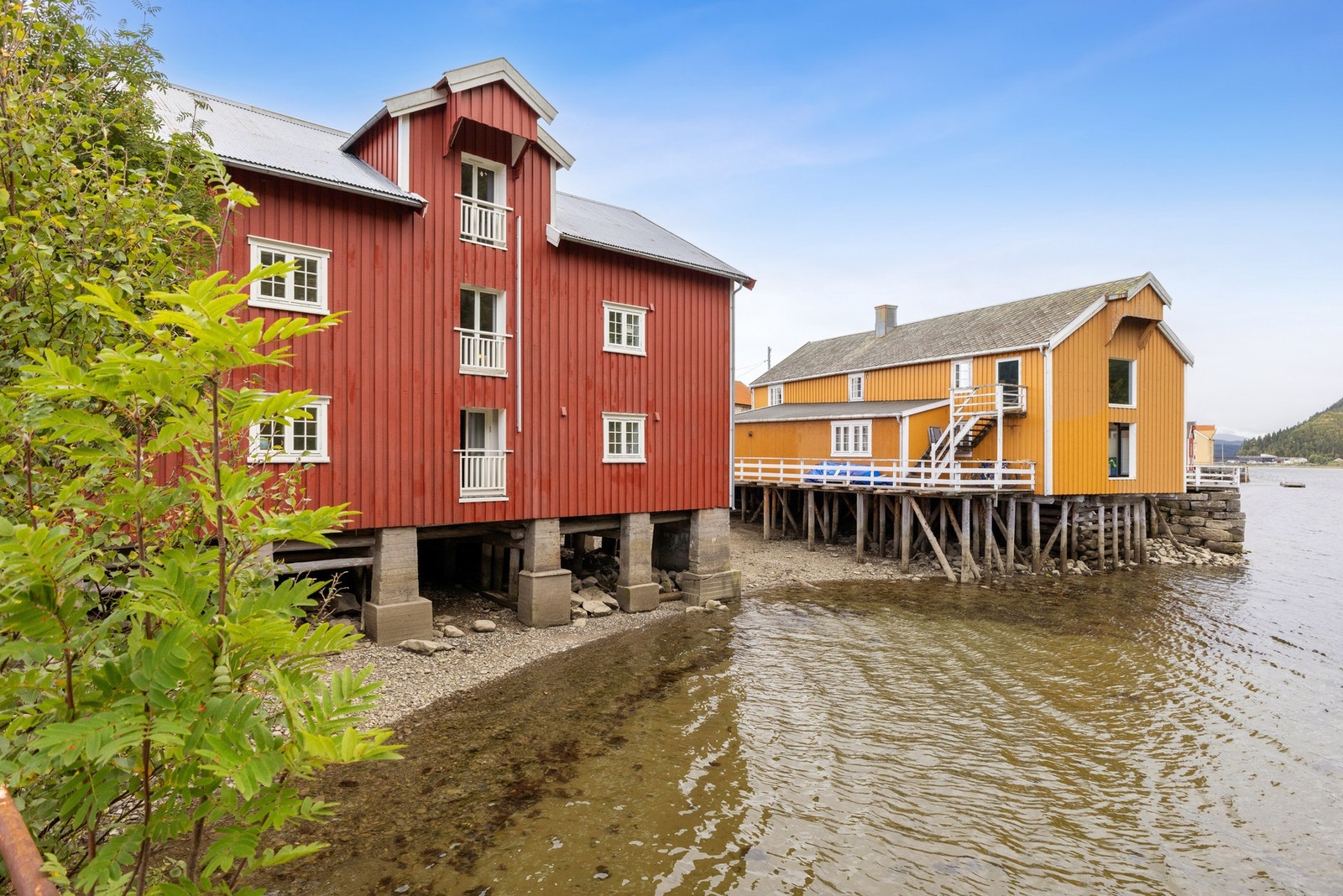 EiendomsMegler1 v/ Sander Meisfjord har gleden av å presentere Sjøgata 1A - Foto: EFTK. Galleribilde