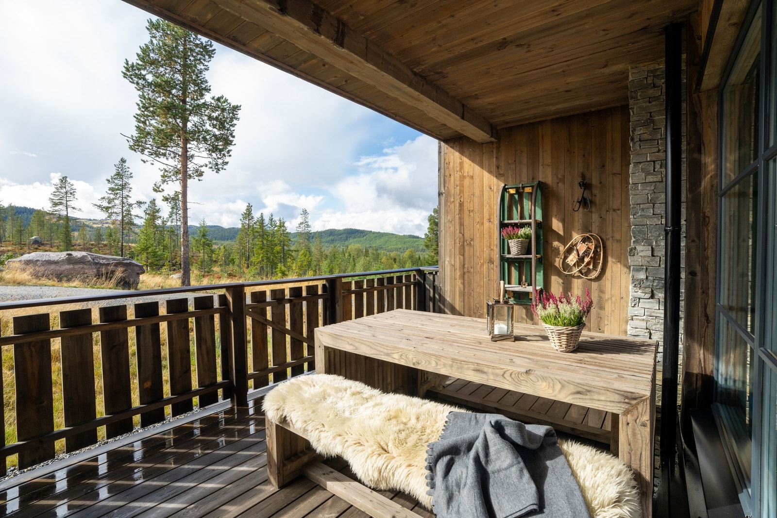 Terrassene er på hele 41 kvm totalt og er begge takoverbygget. Galleribilde