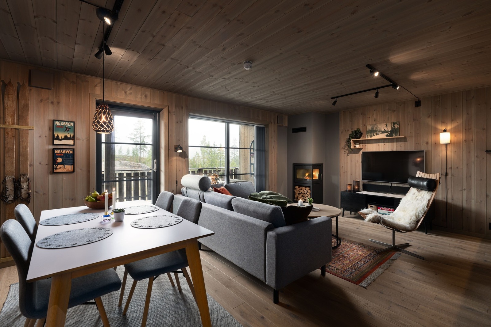 Leiligheten er lettstelt og er av nyere dato. Den er bygget og innredet med høykvalitet. Galleribilde