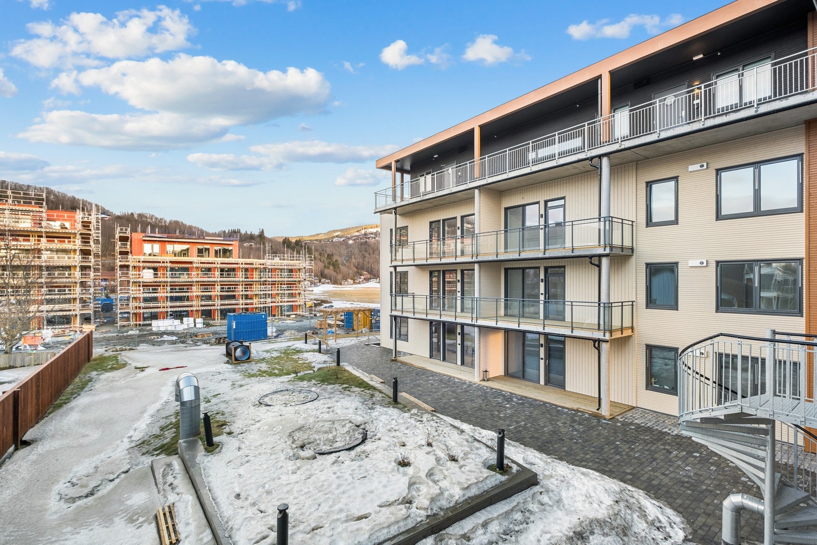 Fint og koselig uteområde på sommerstid. Galleribilde