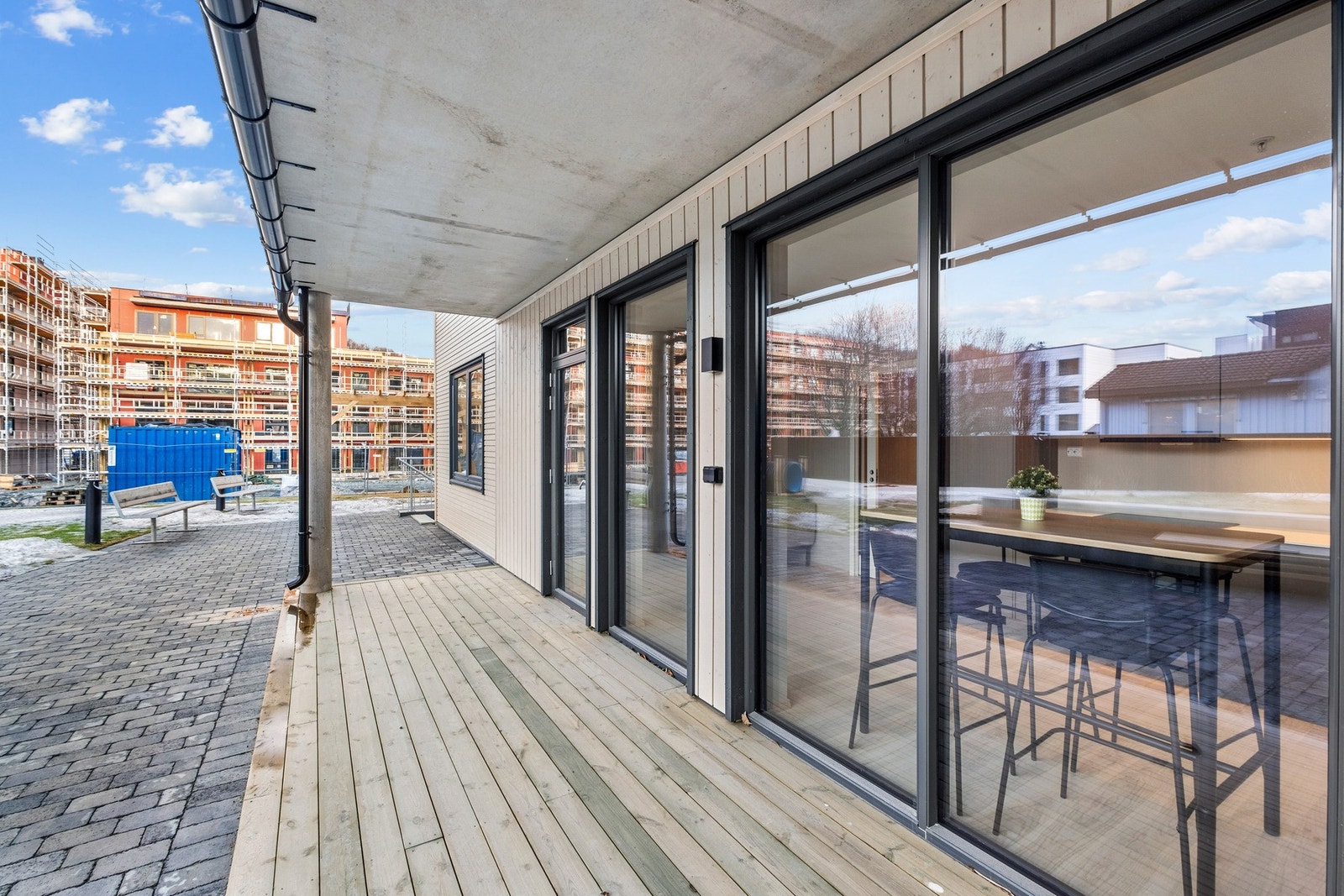 Terrassen er på 13 kvm. Galleribilde