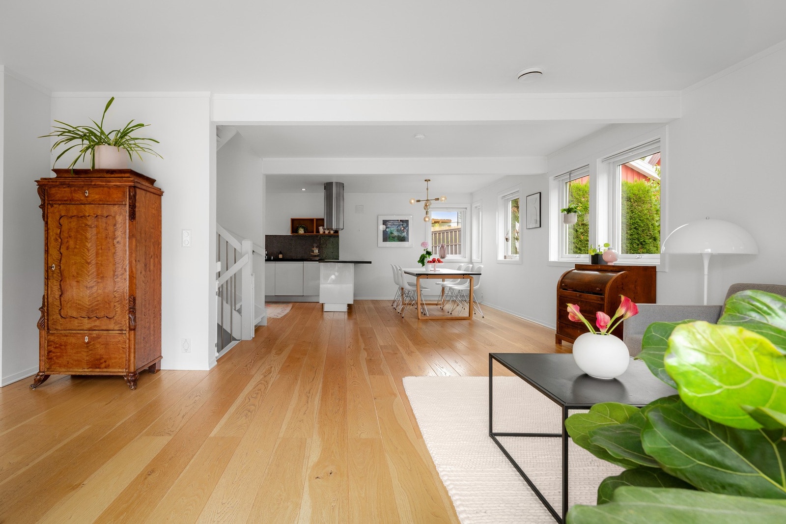 Bildene er tatt på sommeren da selger visste om salget. Galleribilde