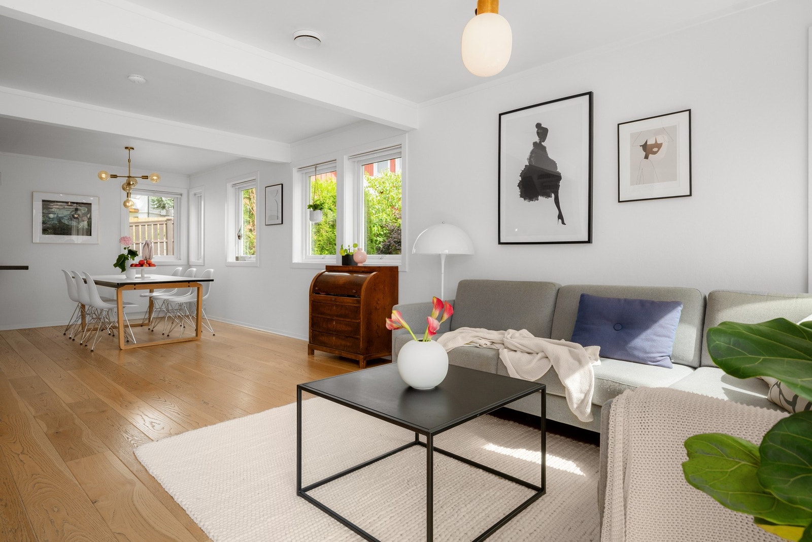 Dette er husets naturlige oppholdsplan, med en sosial planløsning. Galleribilde