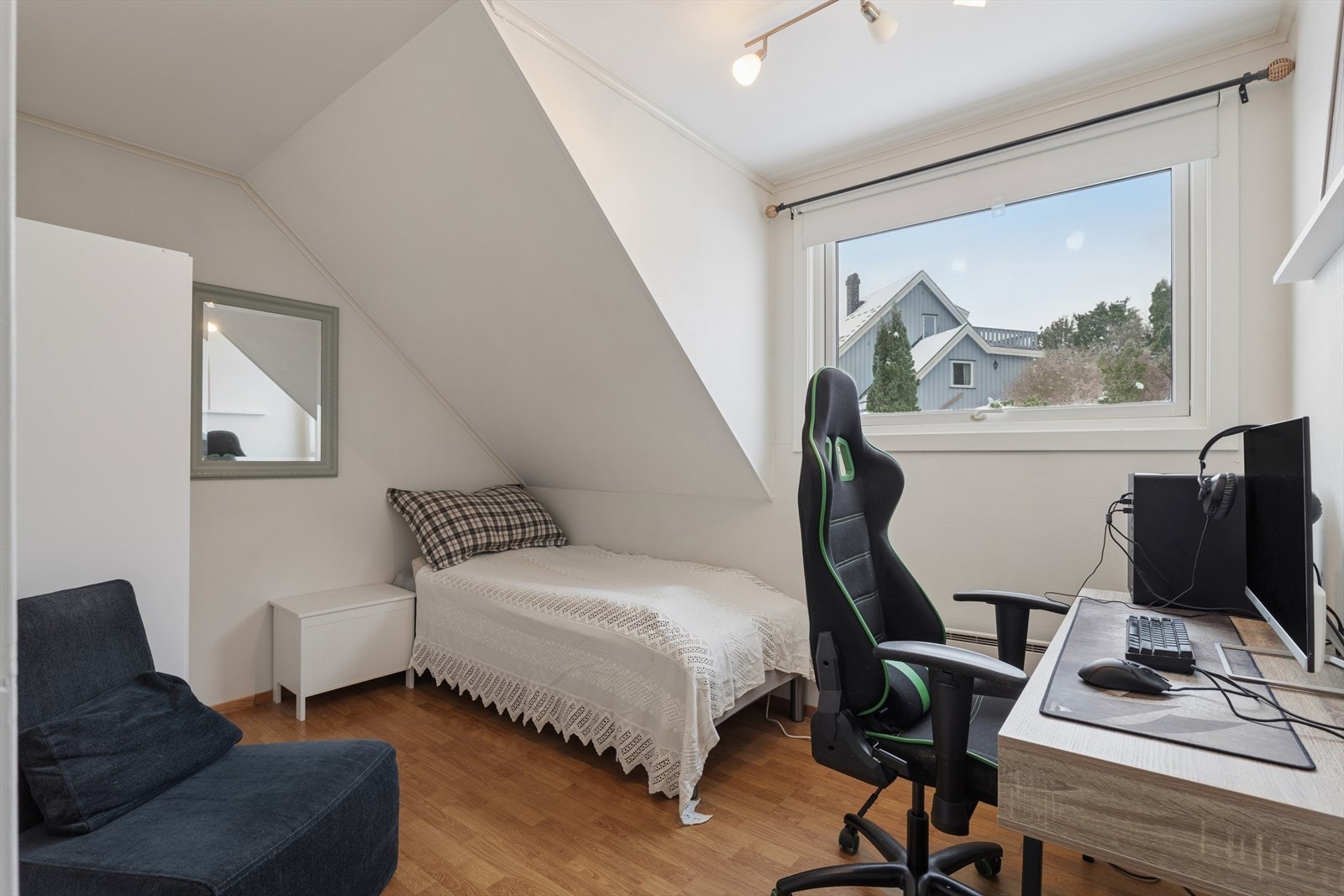 Soverom 4 har plass til både seng og skrivebord. Galleribilde