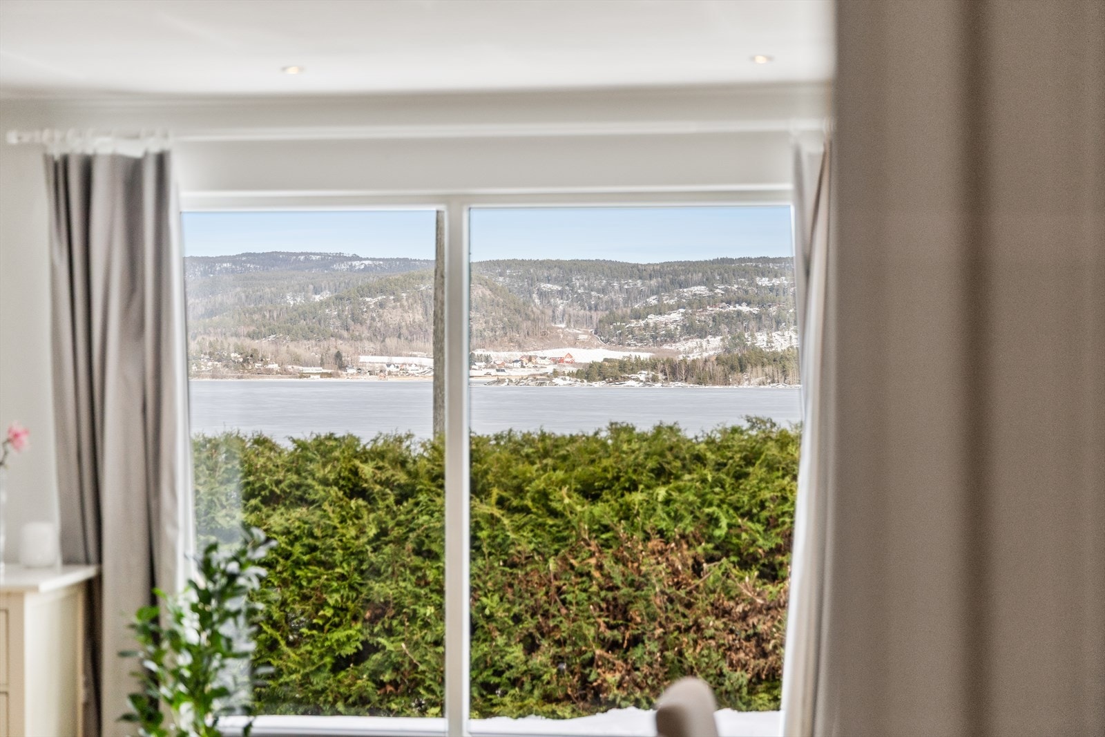 Her får du en bolig med panorama utsikt mot sjøen! Galleribilde