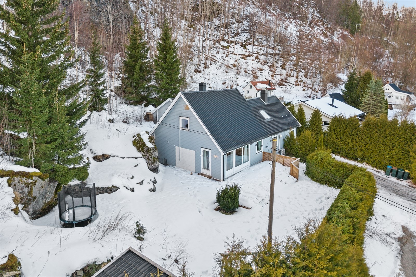 Bak huset finner du et praktisk anneks. Galleribilde