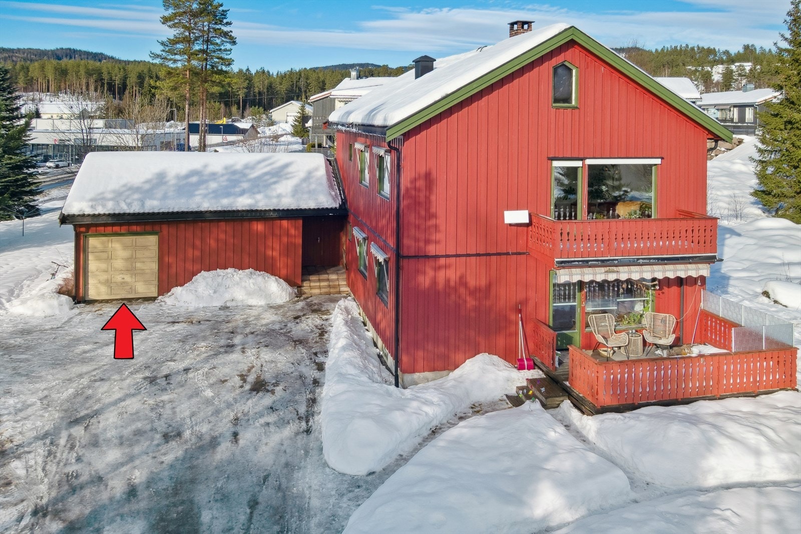 Eiendommen disponerer garasjen på 12 m² Galleribilde