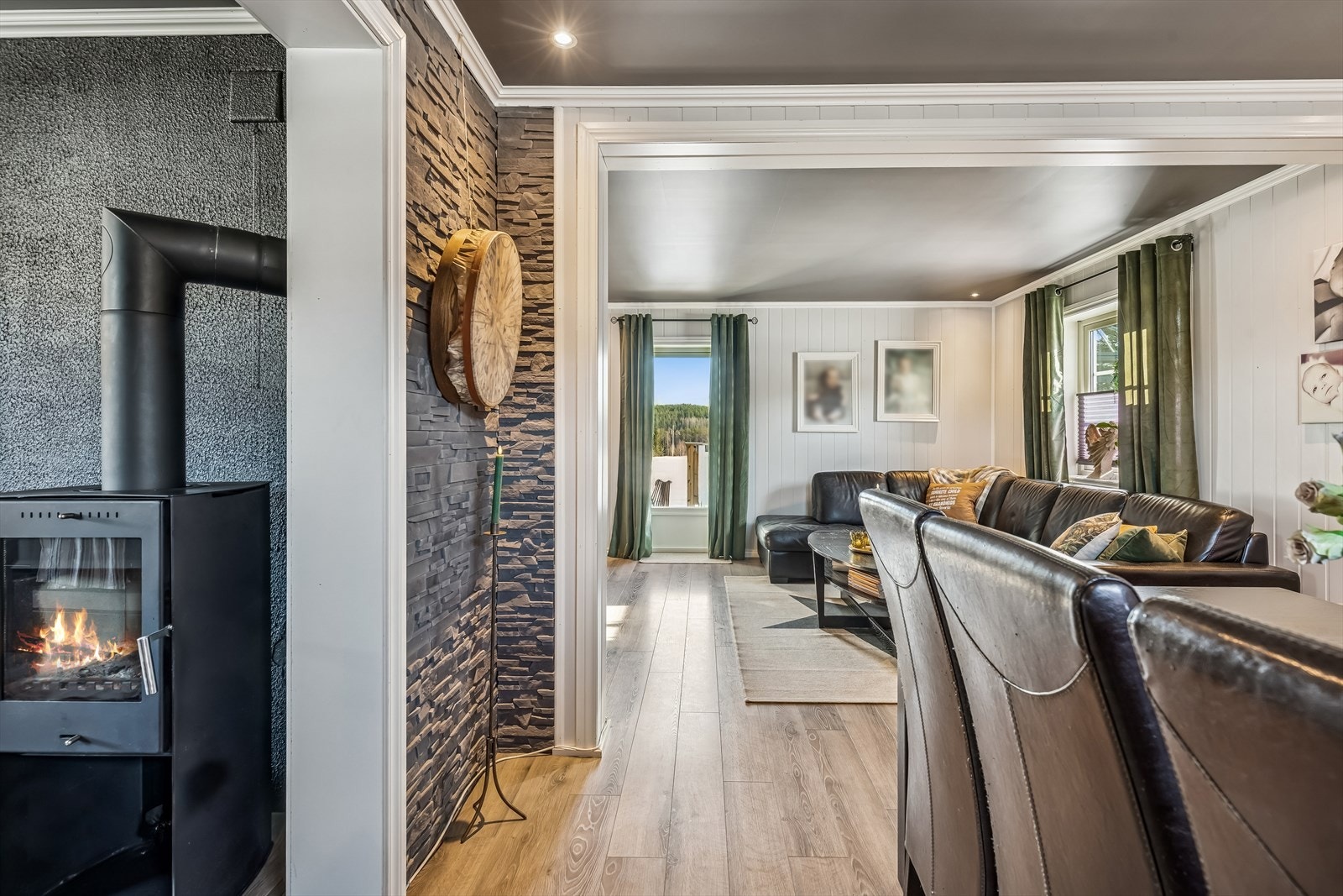 Fasaden fikk ny, liggende bordkledning og ble etterisolert i 2017. Galleribilde