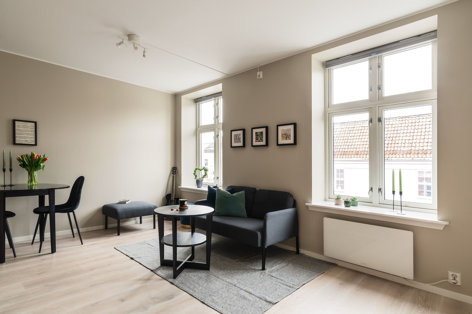 Aktiv Eiendomsmegling v/ Thomas Lerstadgrind har gleden av å presentere St Jørgensveita 4! Foto: Vidar Alvik v/ Grattis foto. Galleribilde