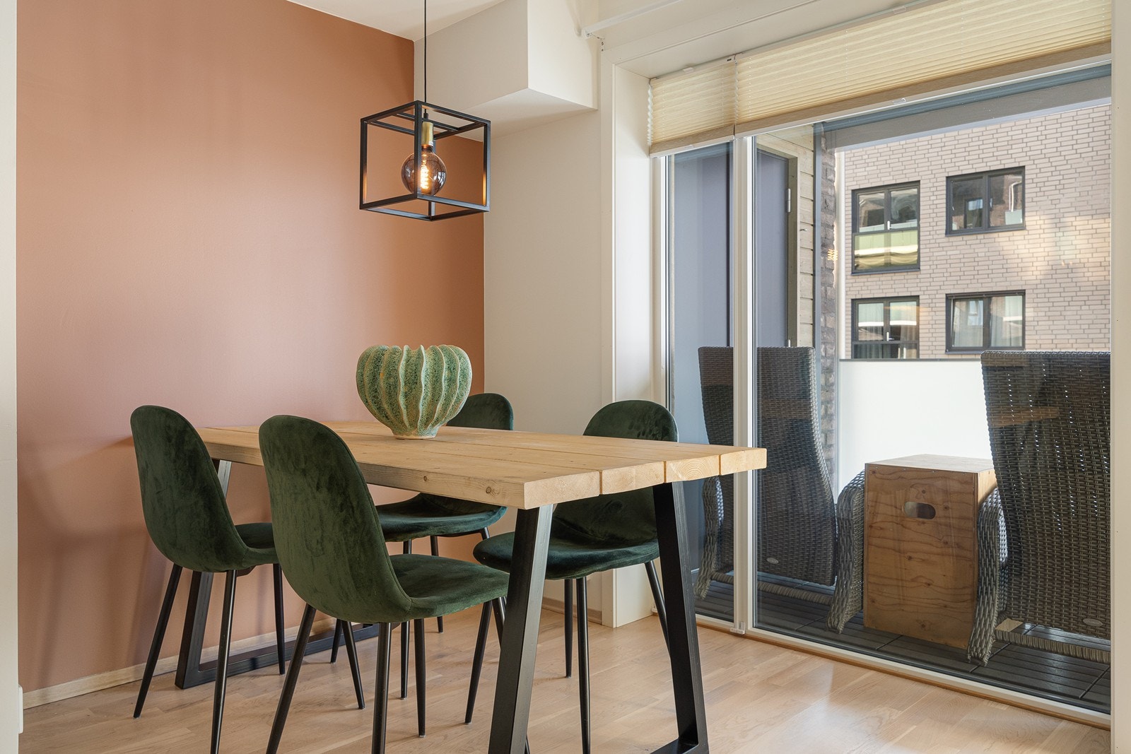 Her er det god plass til spisebord for både deg og besøket. Galleribilde