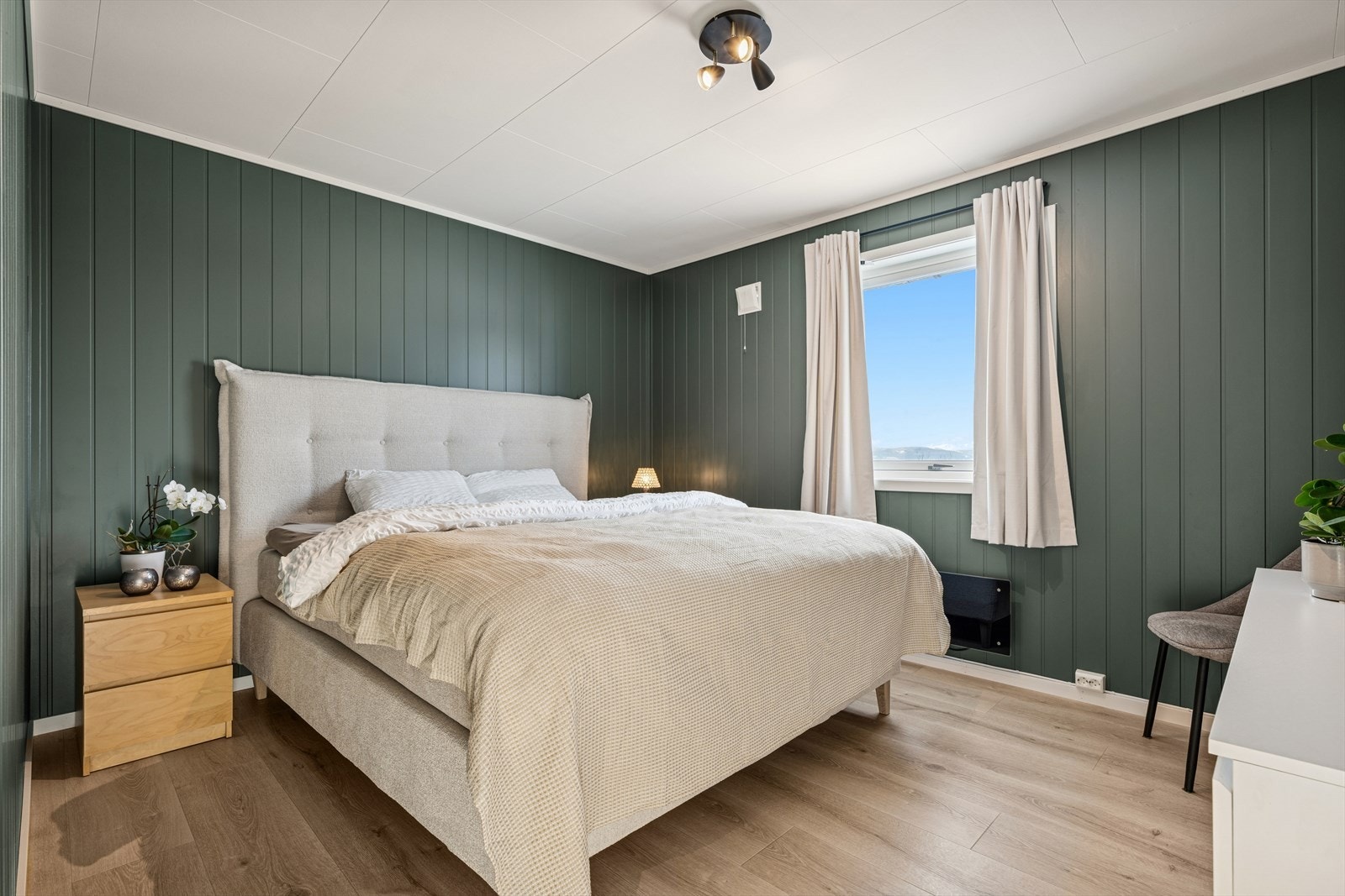 Hovedsoverom med plass for smart garderobeløsning. Galleribilde