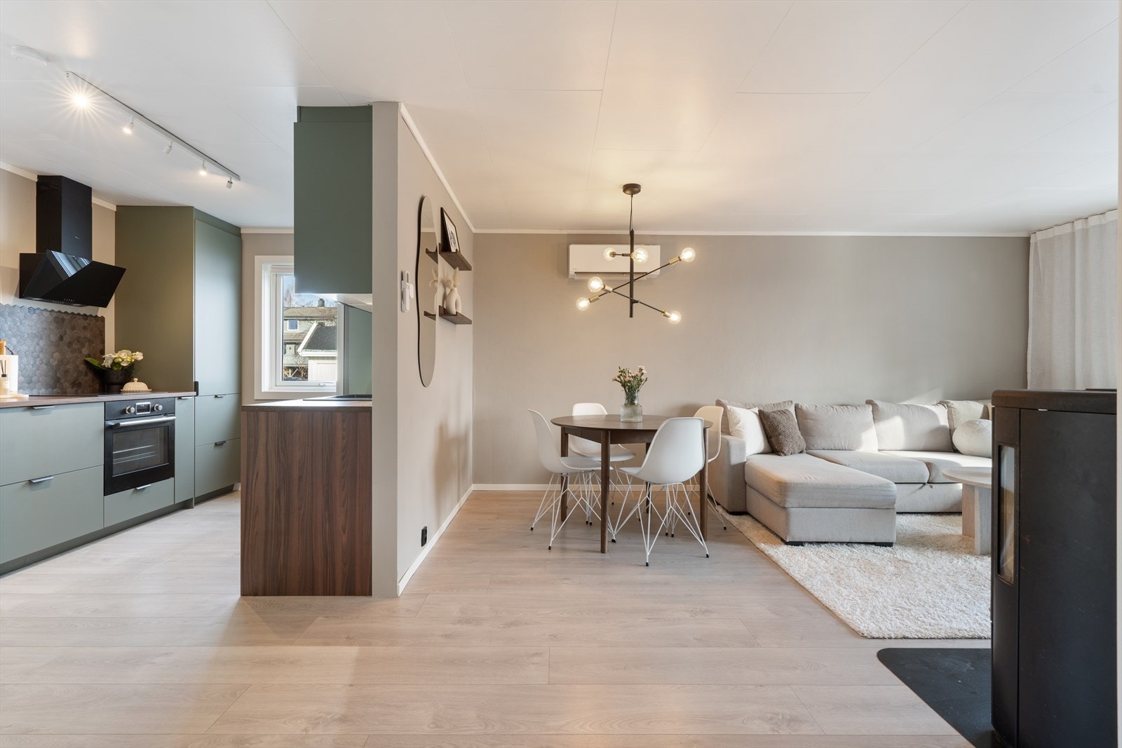 Boligen fremstår pen og må ses Galleribilde