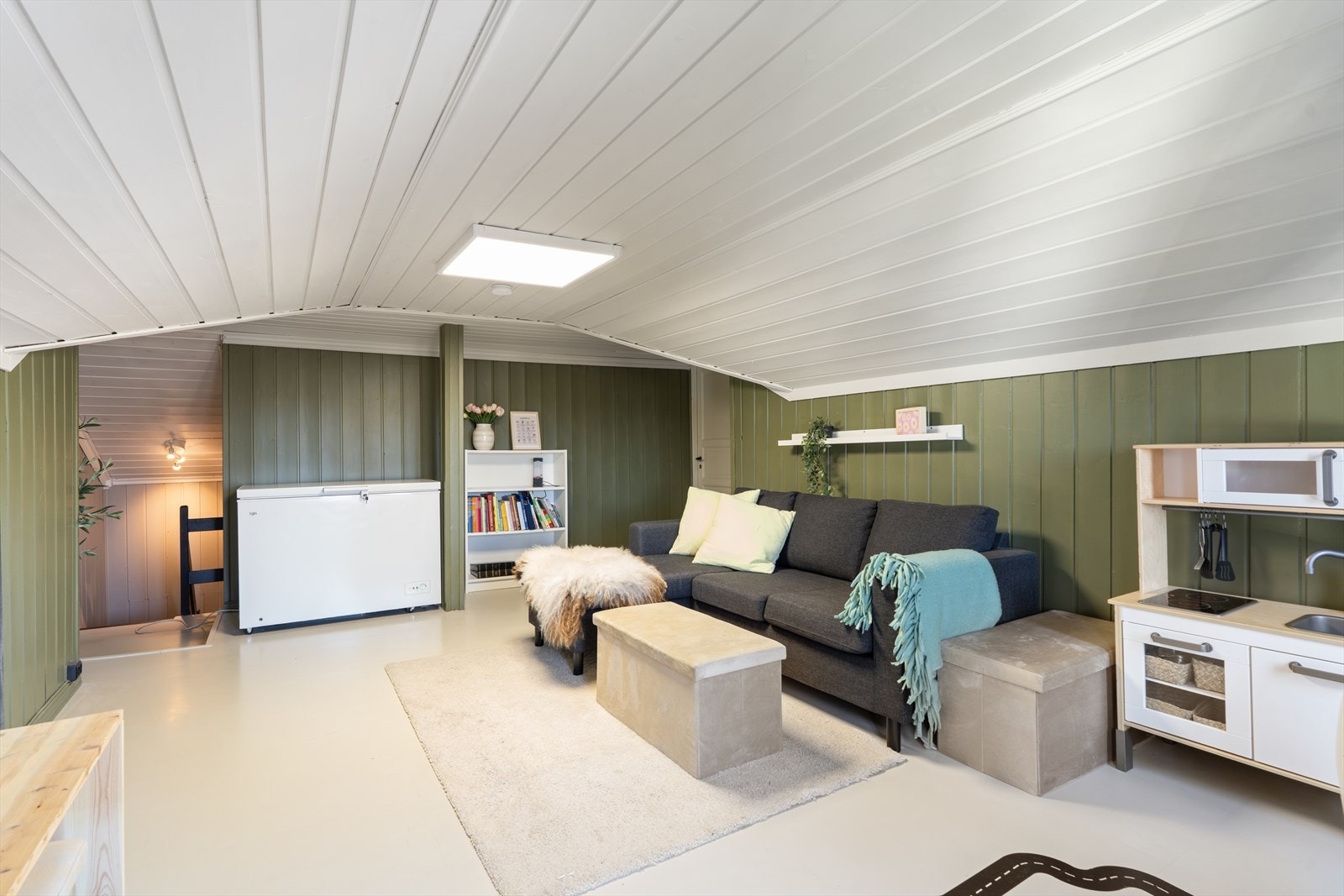 Stort loftsrom (boder som er slått sammen til ett rom) Galleribilde