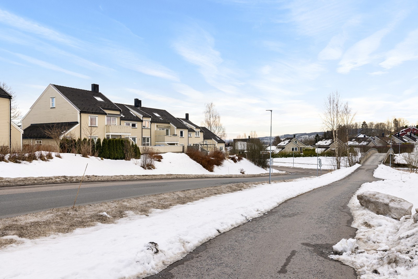 Denne eiendommen i Prost Holms vei har en meget attraktiv og barnevennlig plassering på Skedsmokorset. Galleribilde