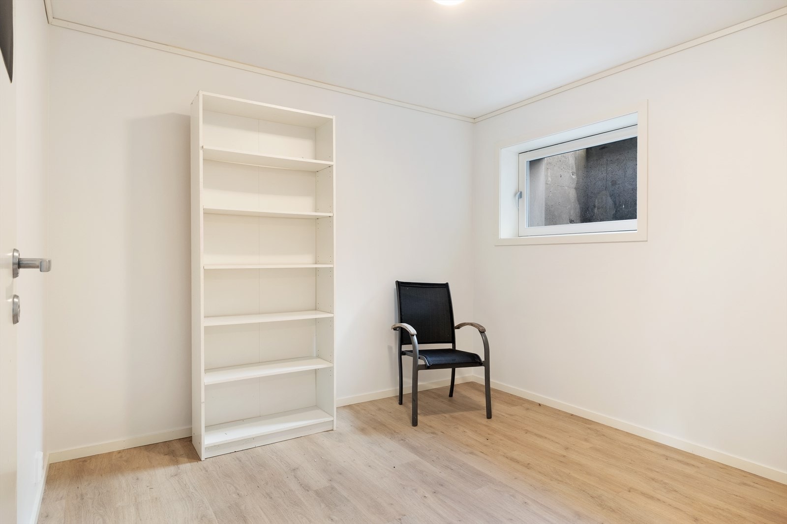 Ein har også ei romsleg bod med god plass til oppbevaring. Galleribilde